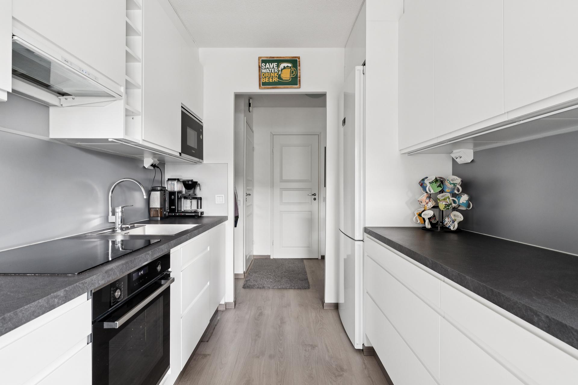 Keskiyöntie 1, Ala-Tikkurila, Helsinki