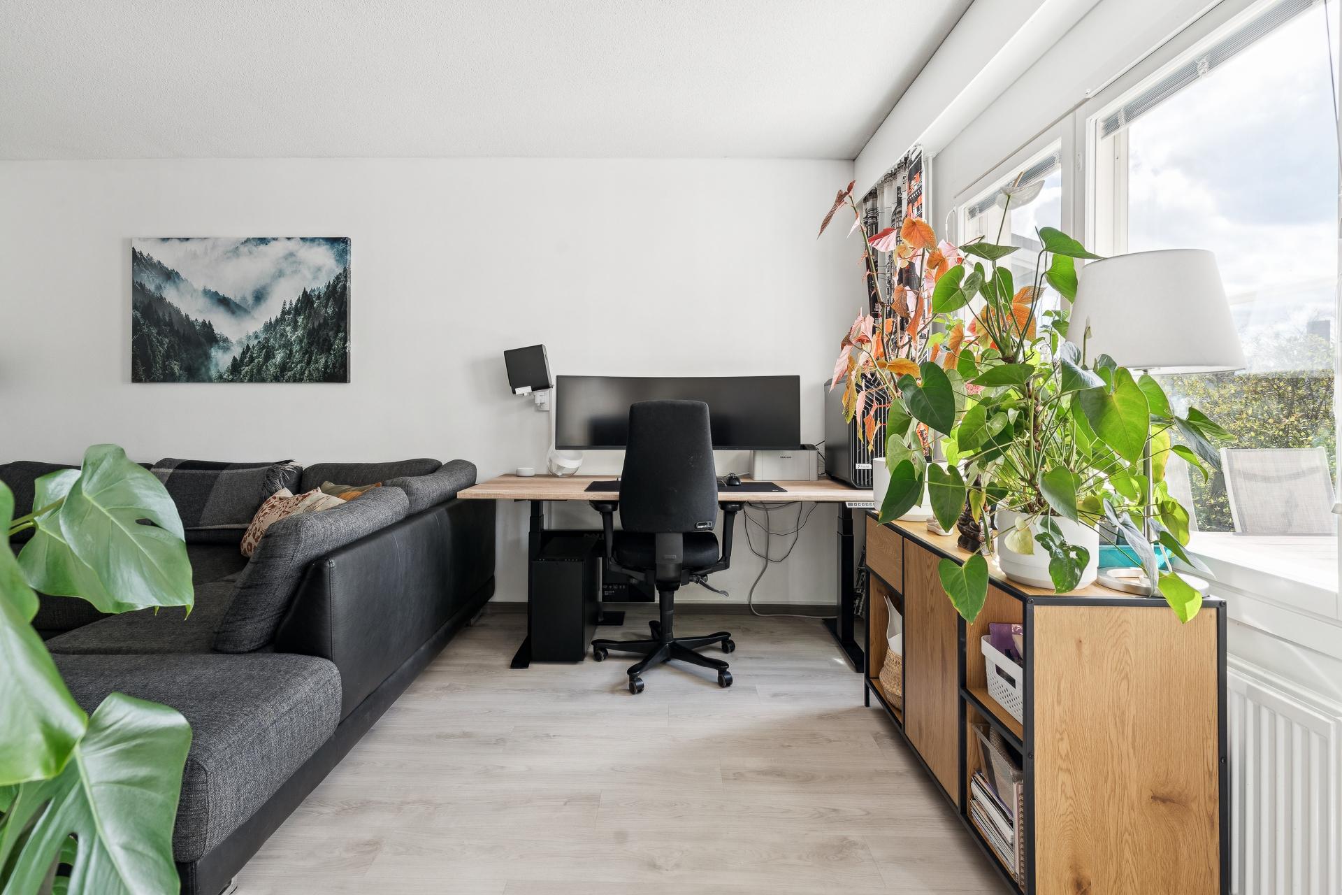 Keskiyöntie 1, Ala-Tikkurila, Helsinki