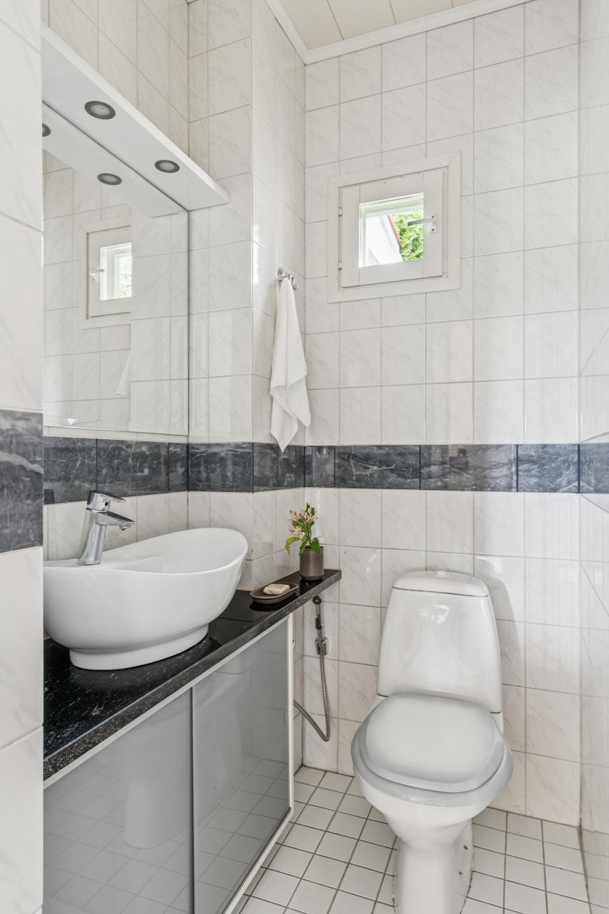 Erillinen wc