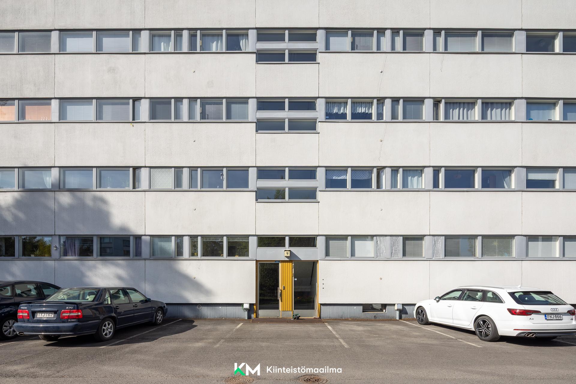 Sisäänkäynti rappuun