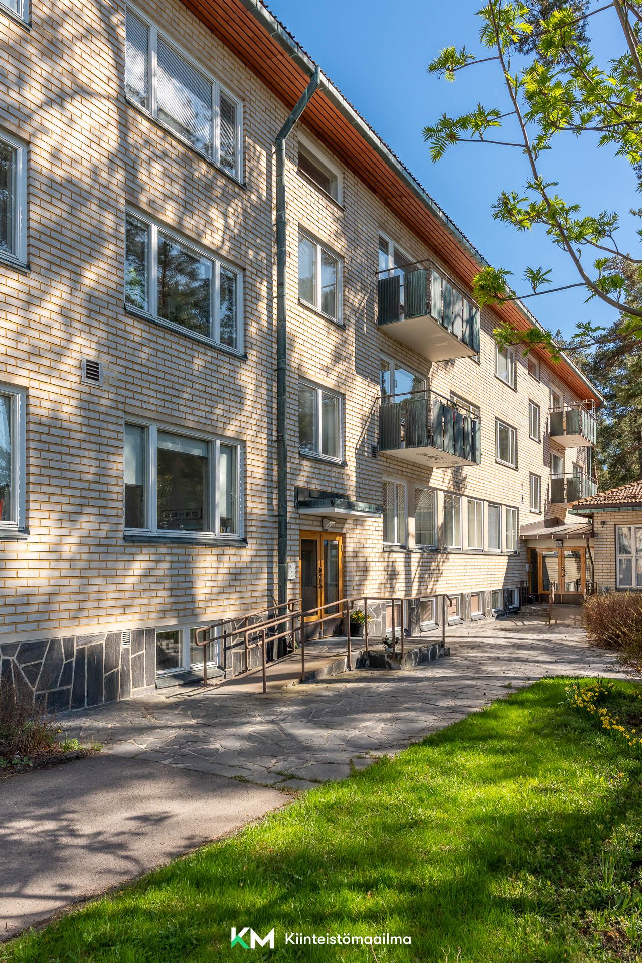 Kallvikinniementie 35b, Kallahti, Helsinki