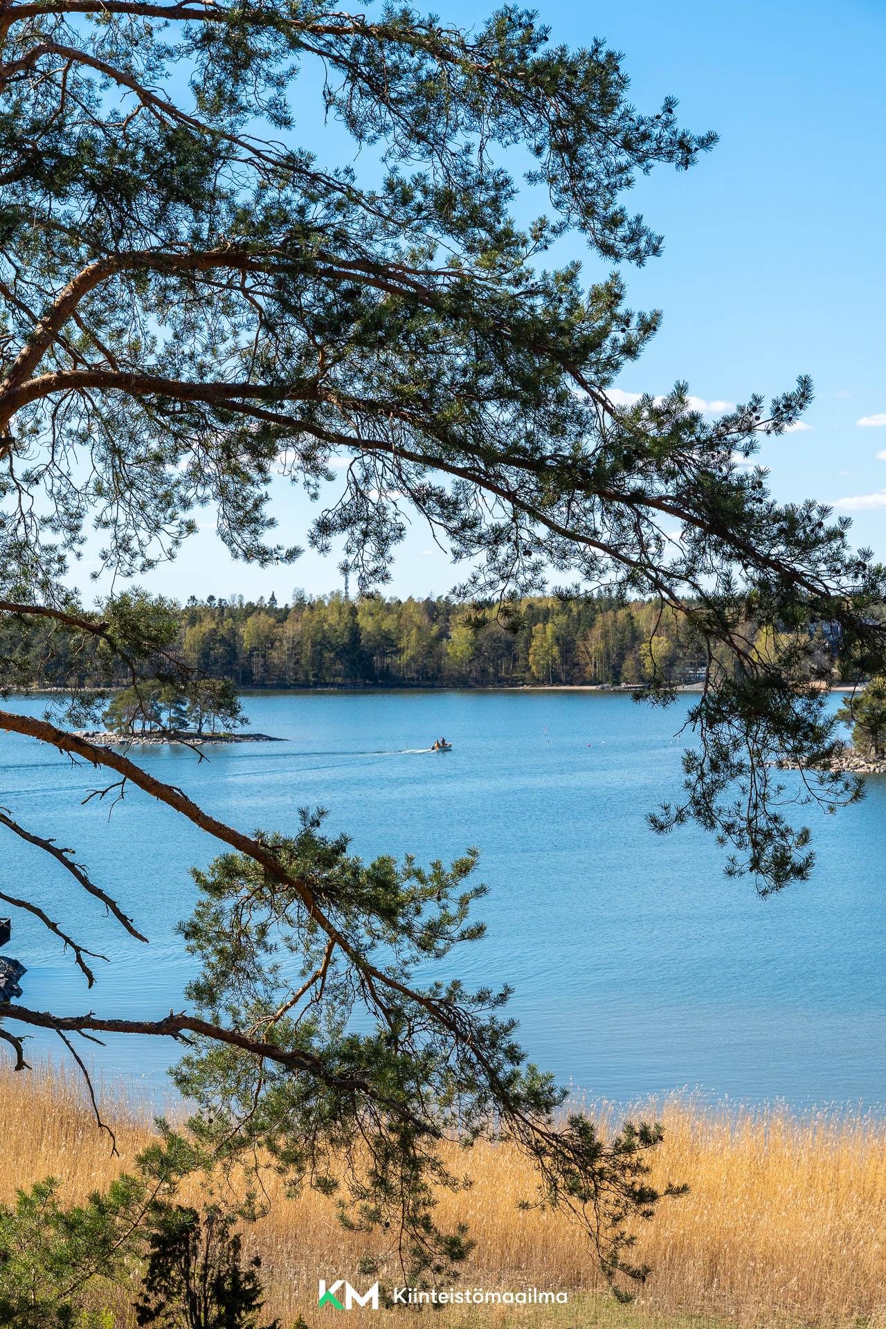 Kallvikinniementie 35b, Kallahti, Helsinki