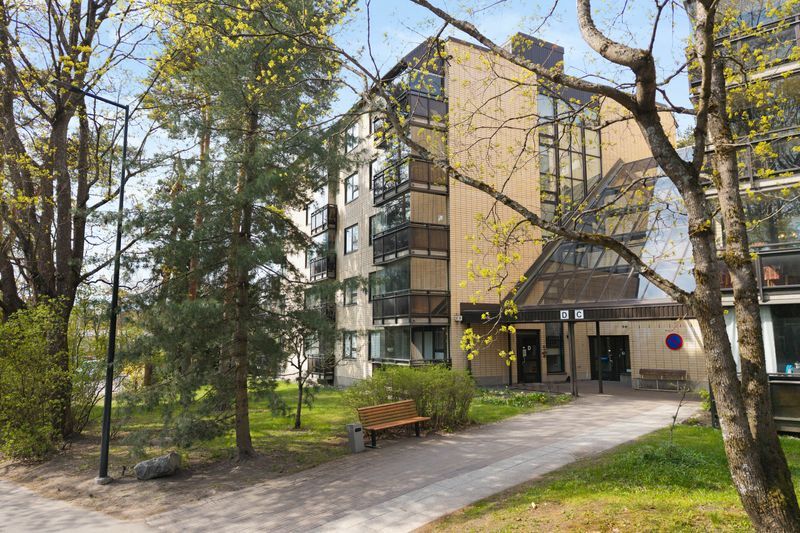 Kyläkirkontie 6-10, Pitäjänmäki, Helsinki