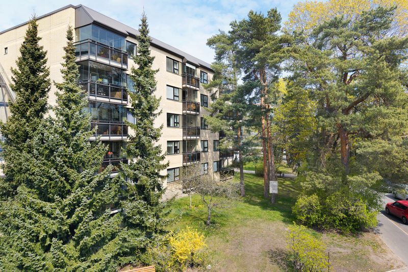 Kyläkirkontie 6-10, Pitäjänmäki, Helsinki