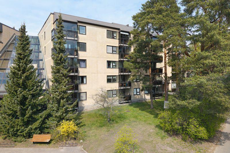 Kyläkirkontie 6-10, Pitäjänmäki, Helsinki