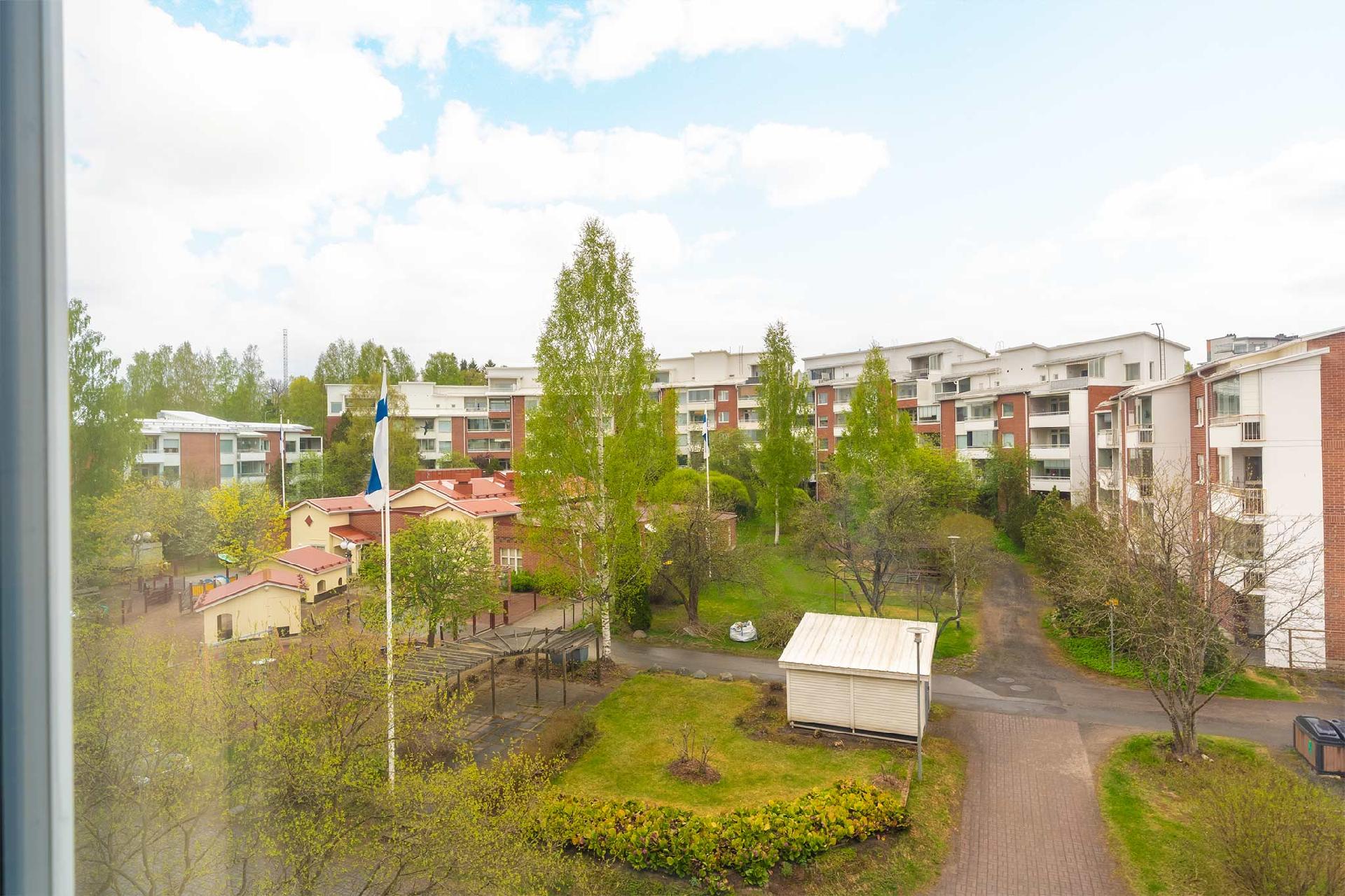 Näkymää huoneiston ikkunoista