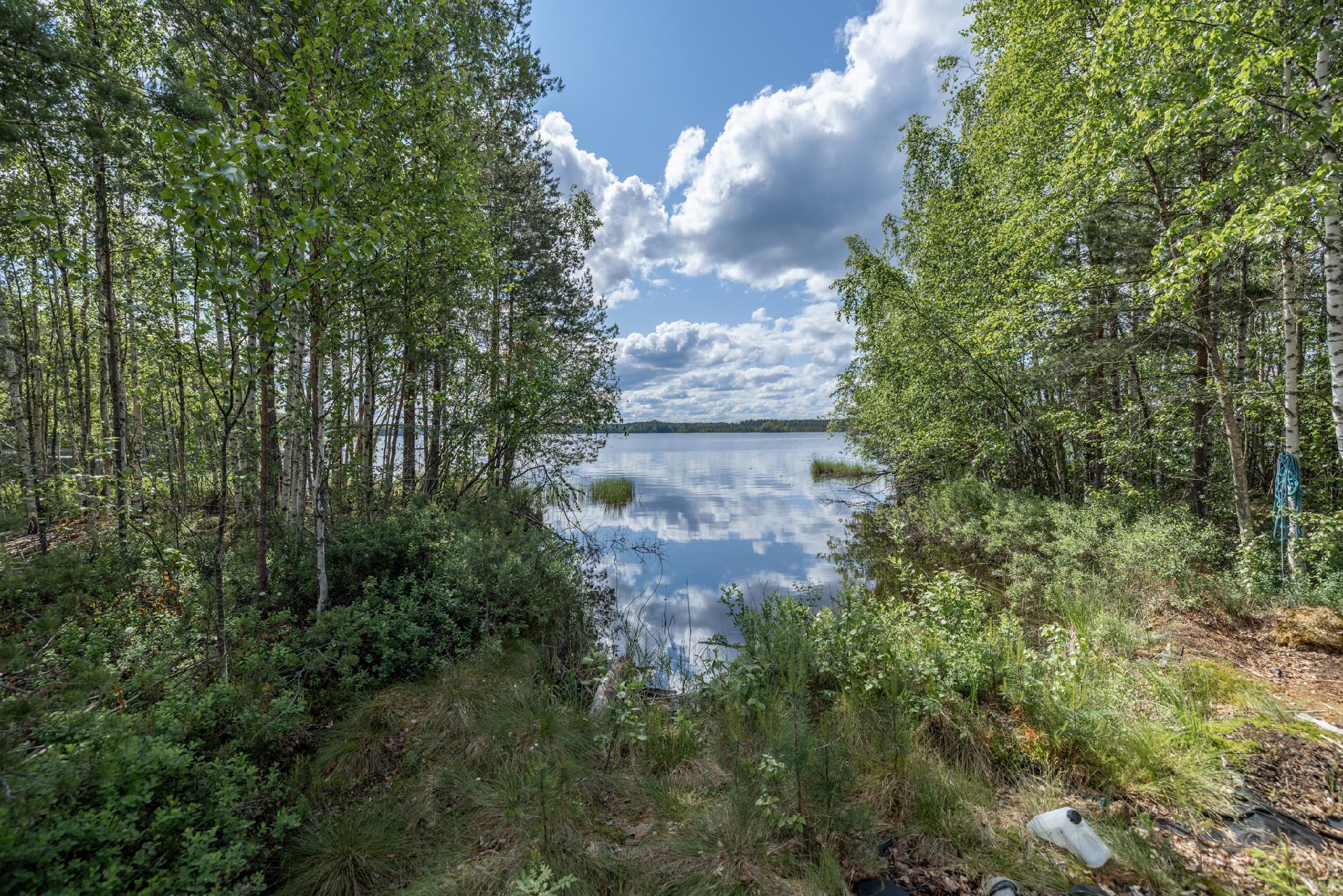 Varasniementie 15, Hirvensalmi