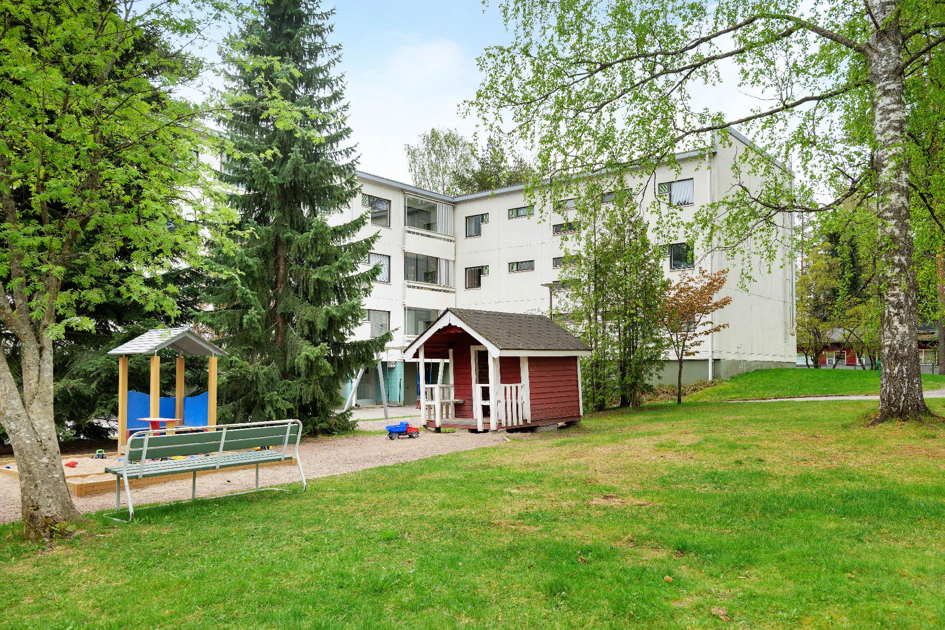 Vanamontie 4, Simonmetsä, Vantaa