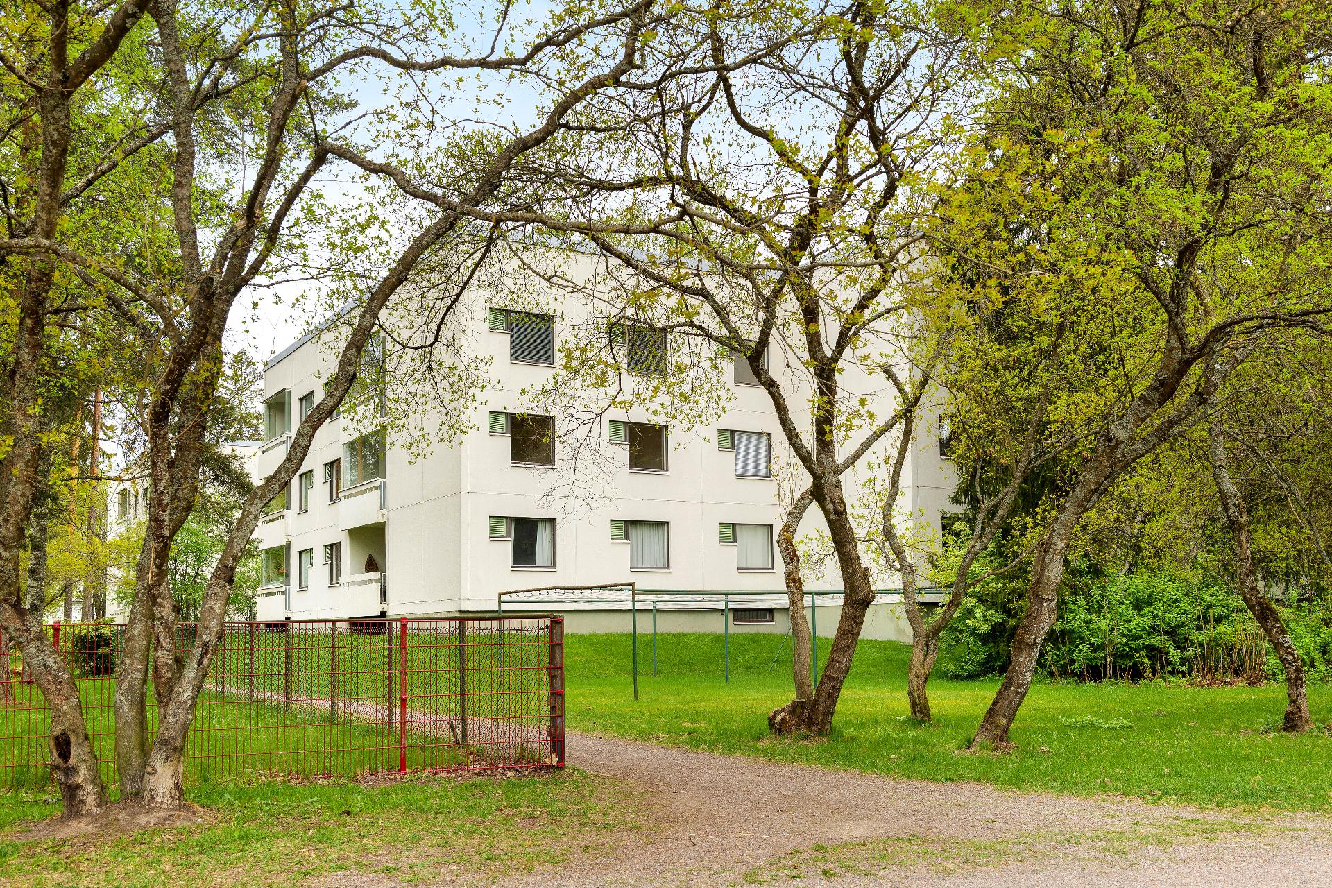 Vanamontie 4, Simonmetsä, Vantaa