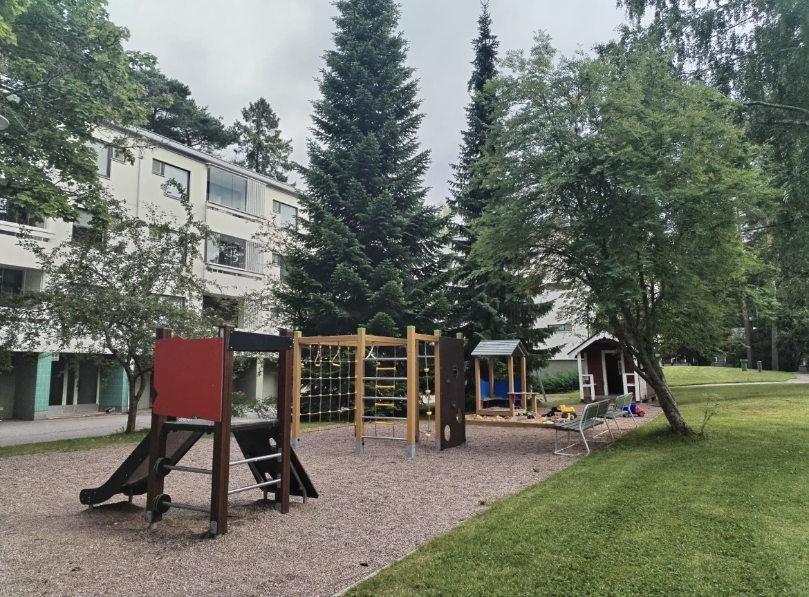 Vanamontie 4, Simonmetsä, Vantaa