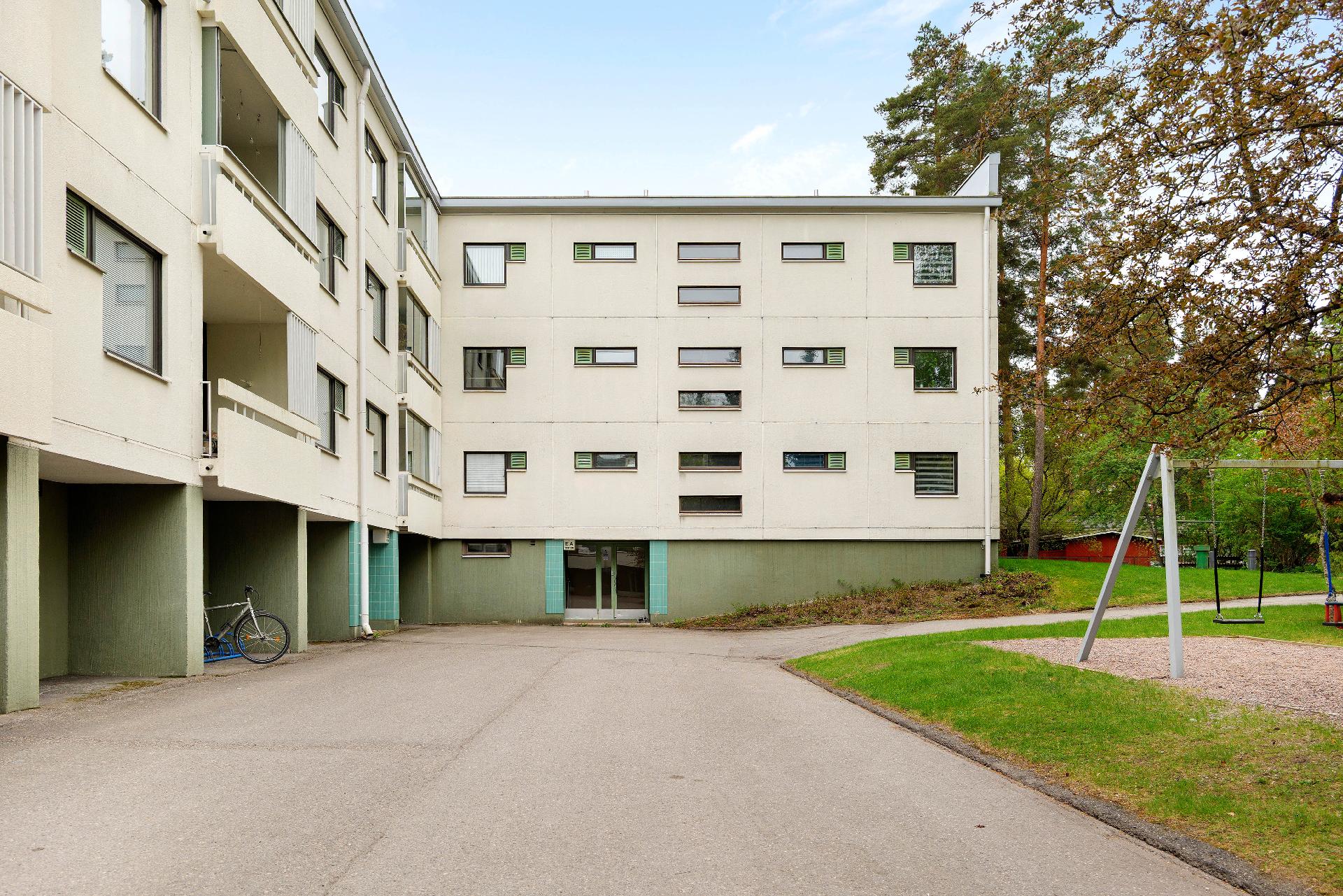 Vanamontie 4, Simonmetsä, Vantaa