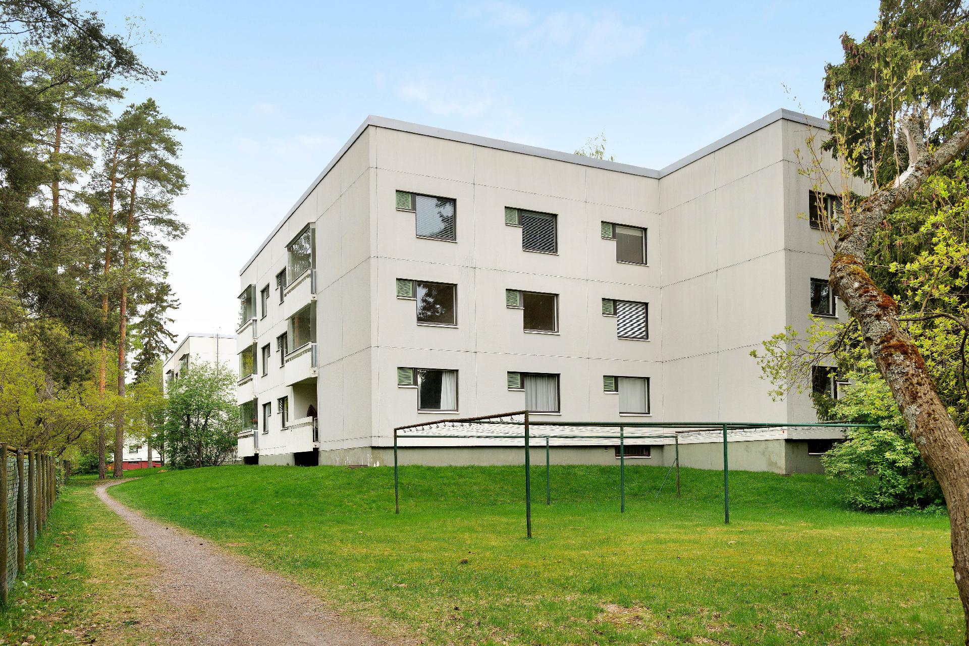 Vanamontie 4, Simonmetsä, Vantaa