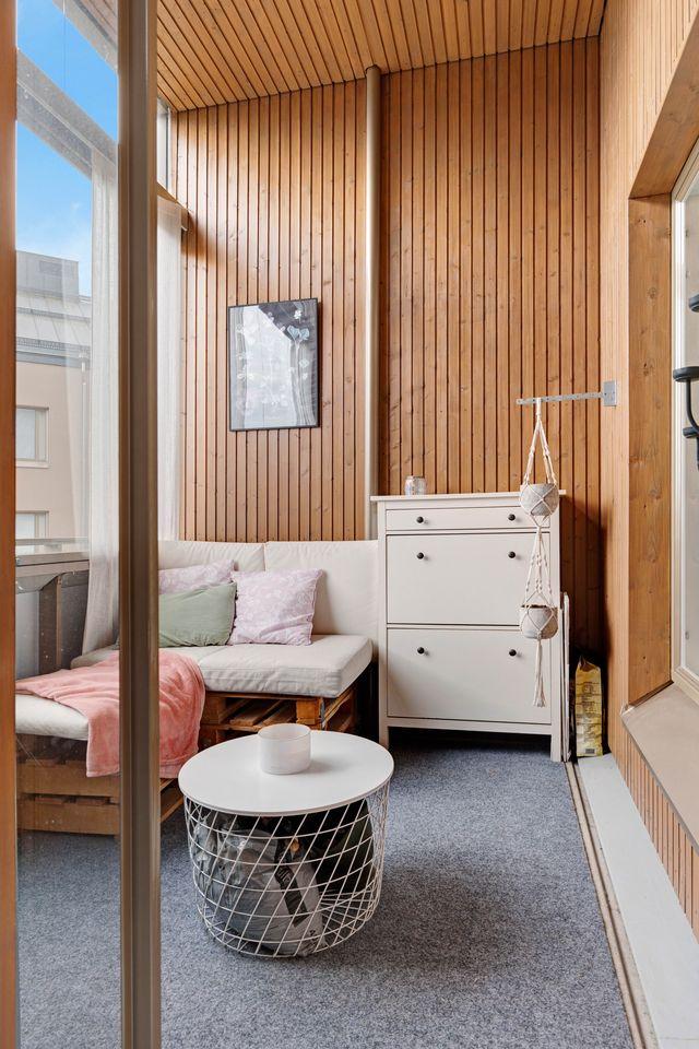 Taidemaalarinkatu 16, Hakuninmaa, Helsinki