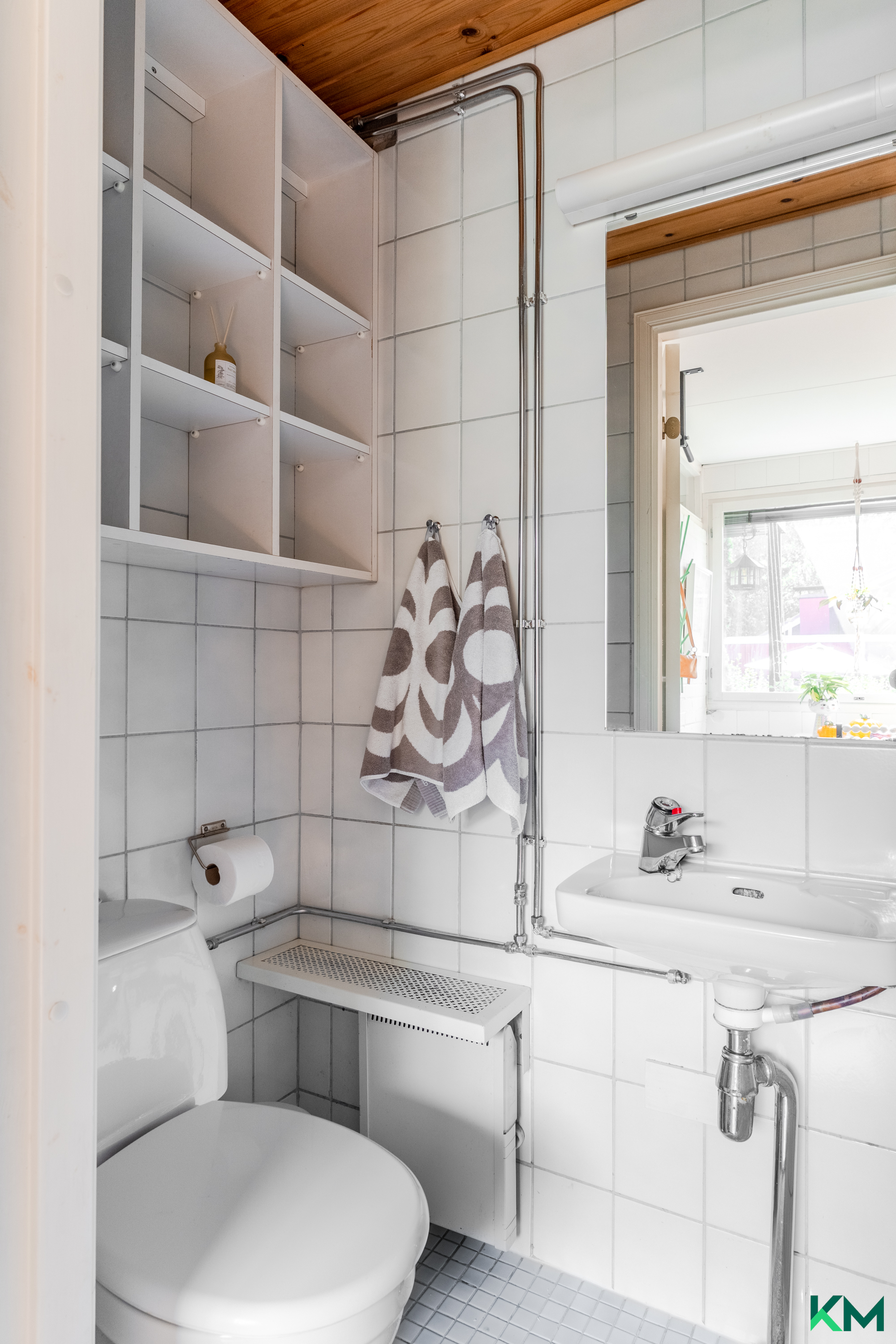 yläkerran pieni wc