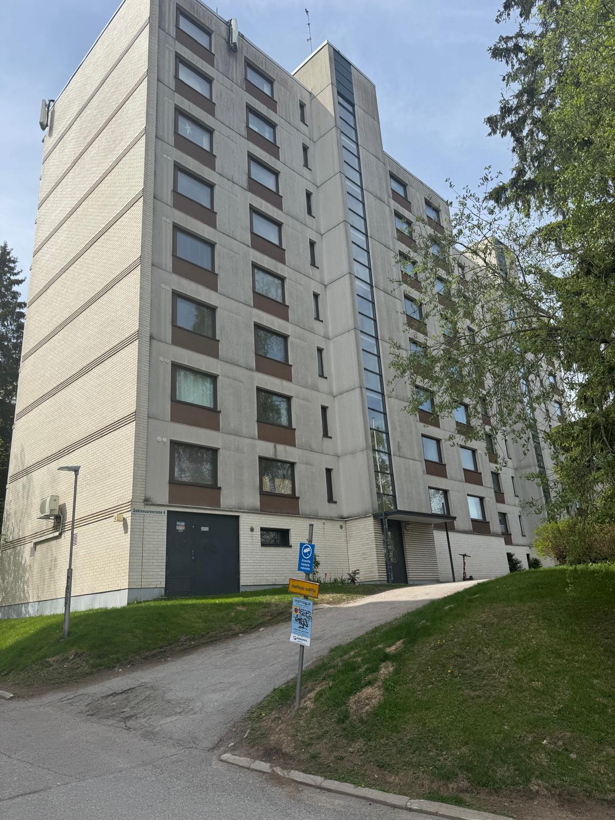 Julkisivu