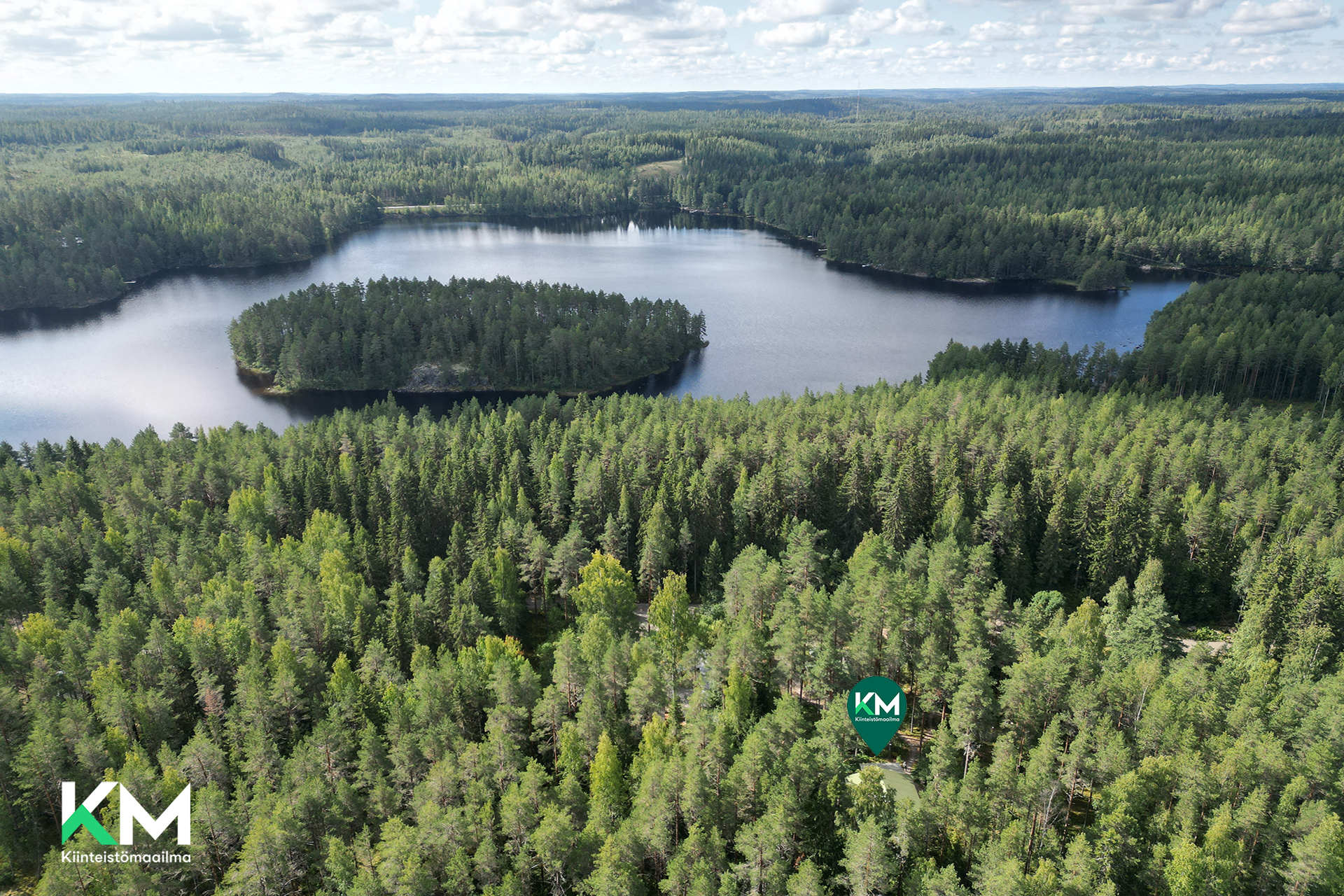 Dronekuva ylhäältä kuvattuna. 