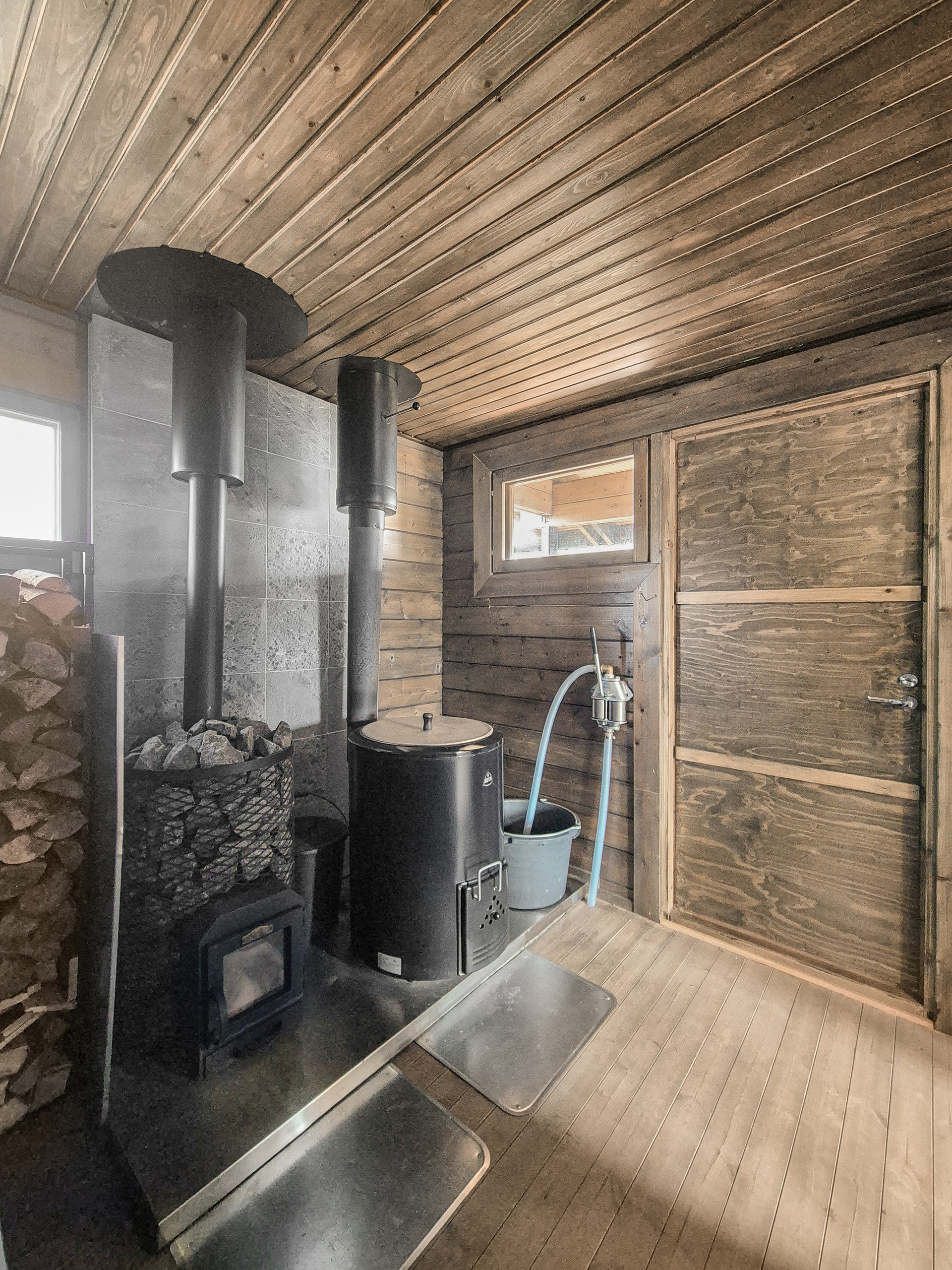 Saunarakennuksen sauna