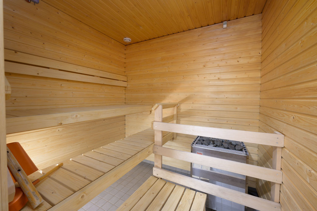 Taloyhtiön saunatilaa