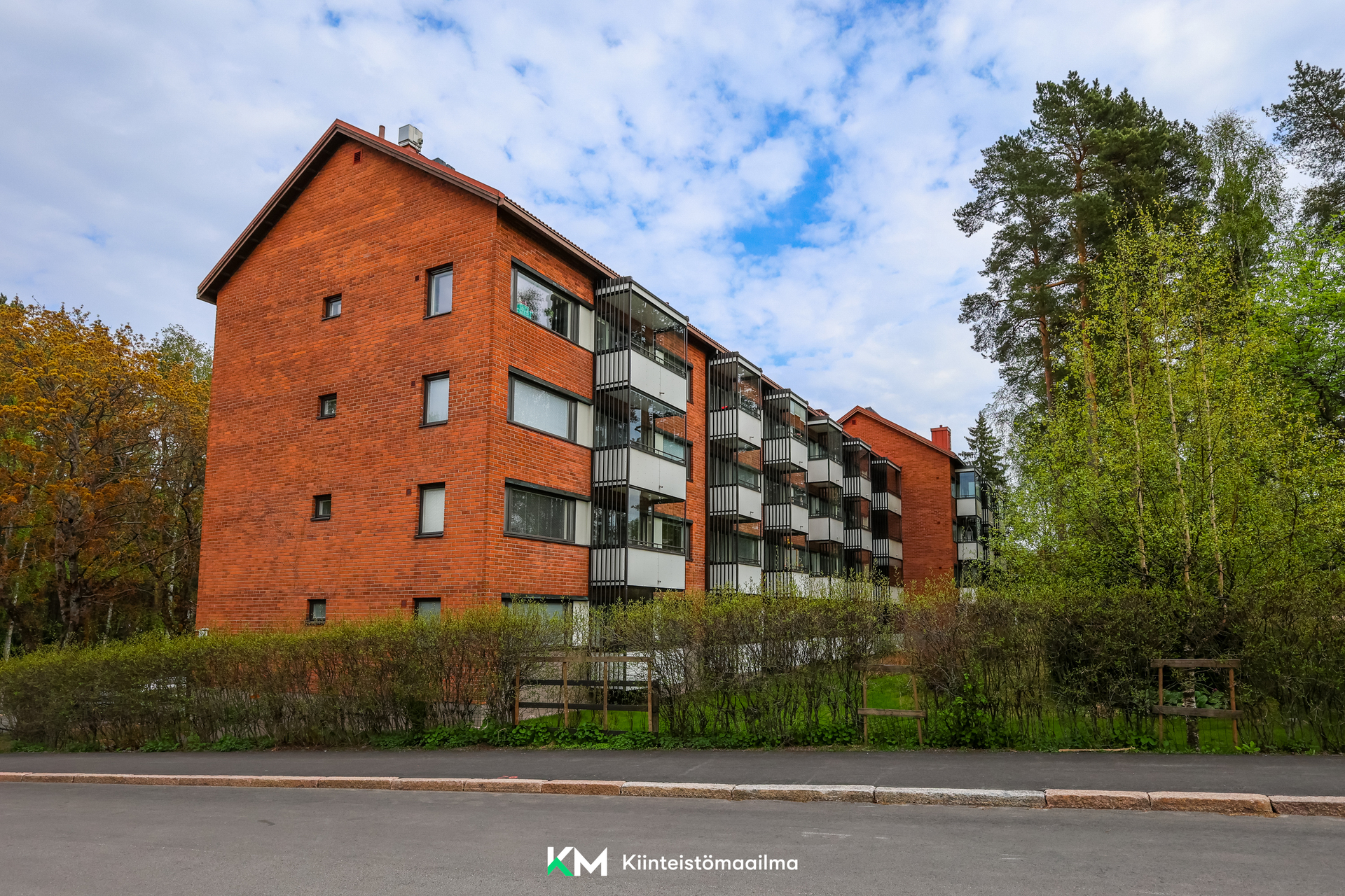 Laajasuontie 40, Helsinki