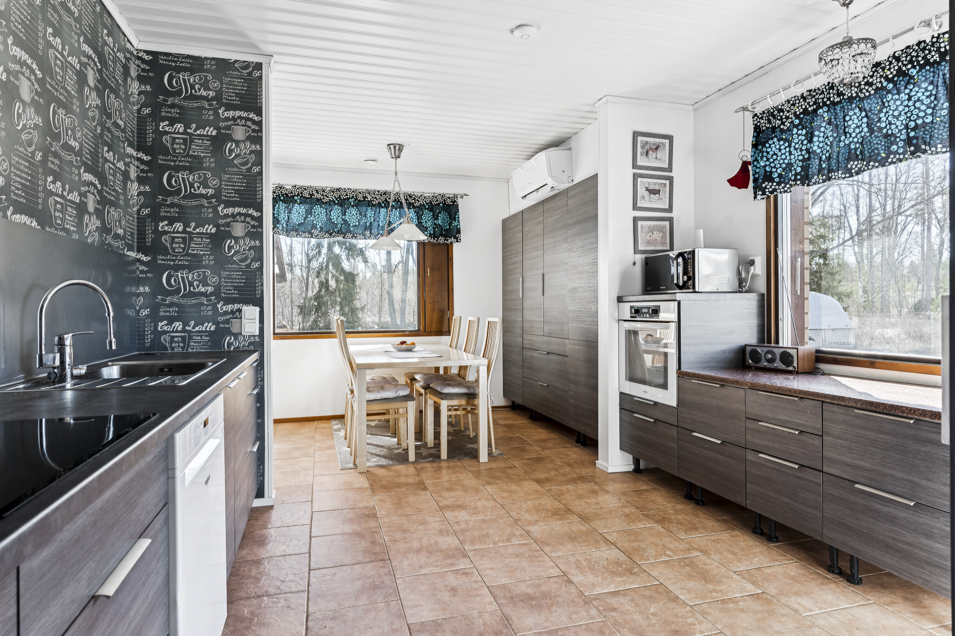 Keittiö-ruokailutila