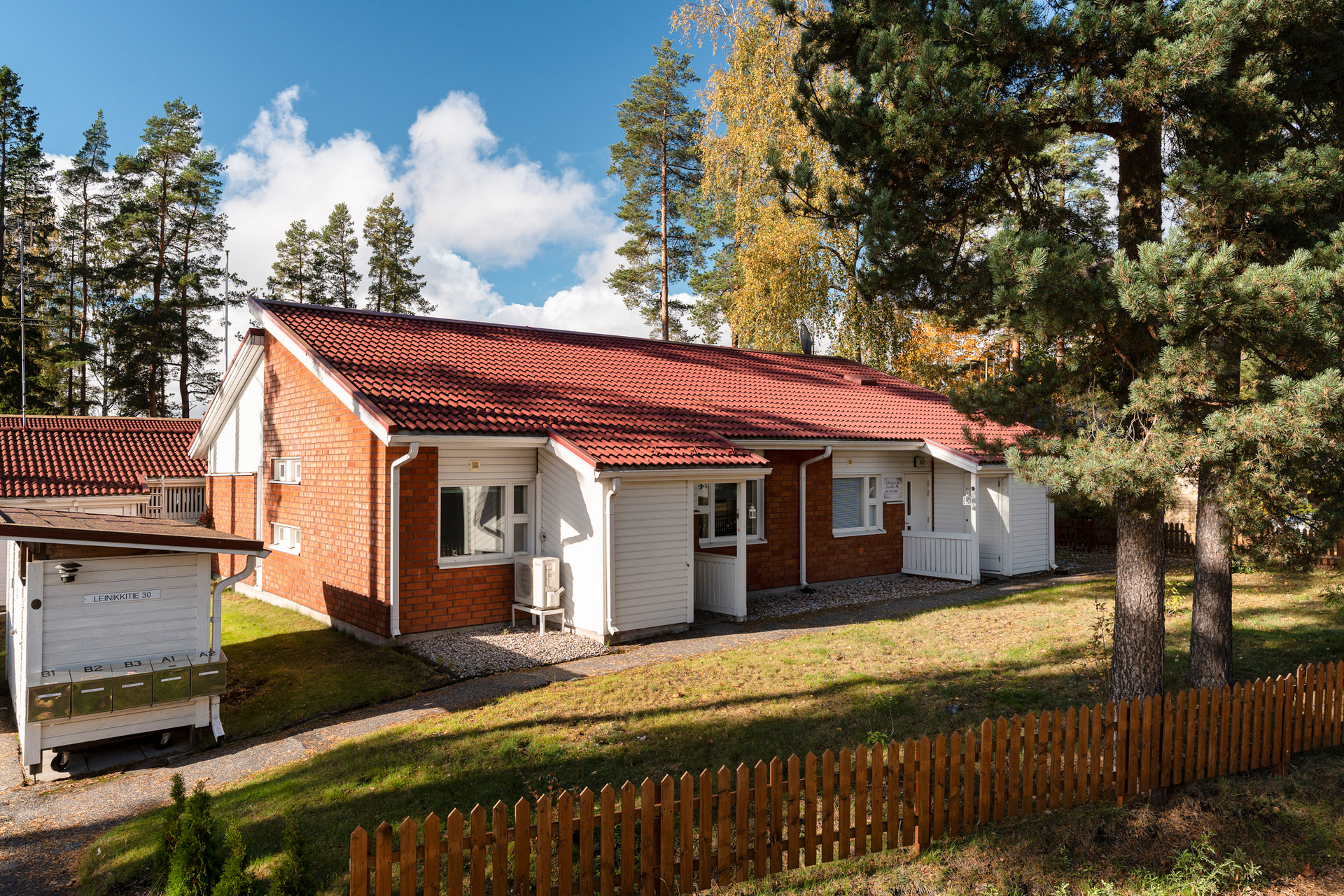 Leinikkitie 30, Simonkylä, Vantaa