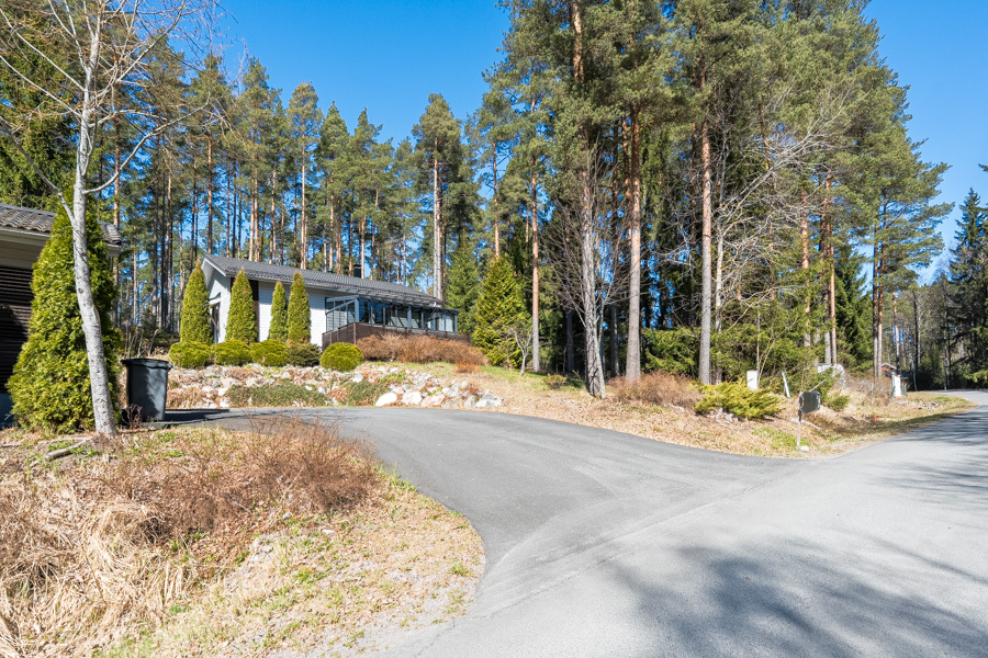 Kasakka-ahteentie 11, Salo