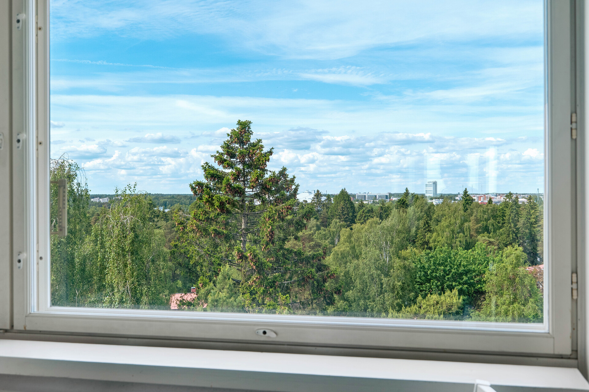 Näkymät keittiön pöydän äärestä