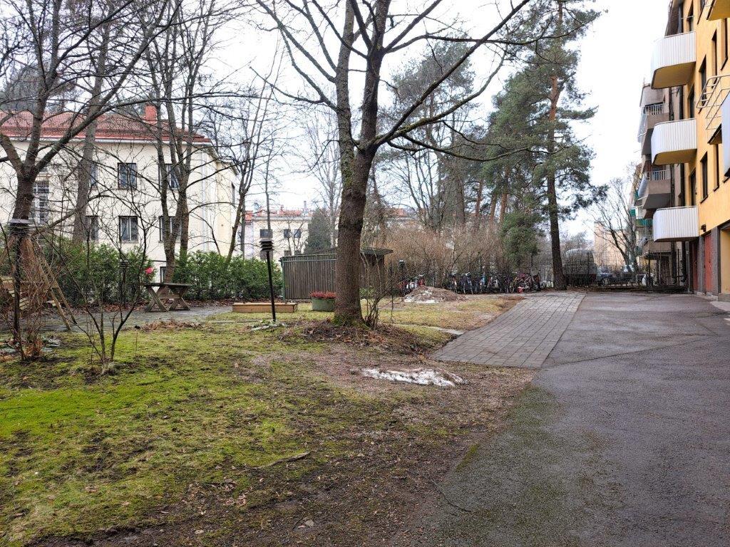 taloyhtiön sisäpiha