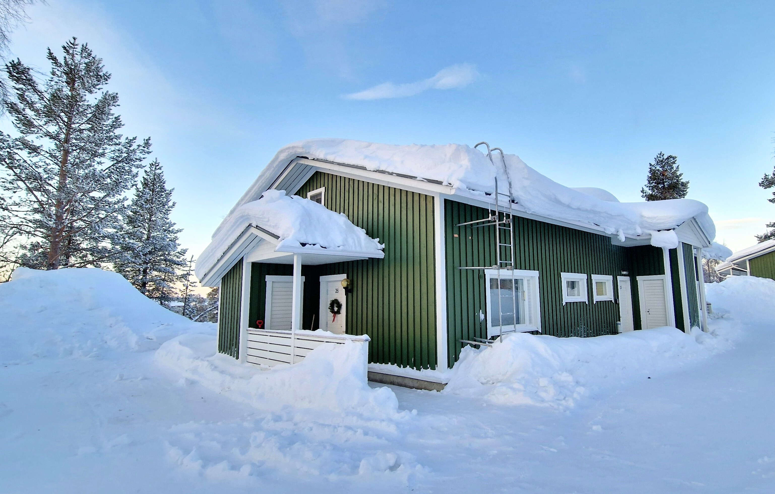 Rivitalon päätyhuoneisto rauhallisella sijainnilla Saariselän keskustan tuntumassa