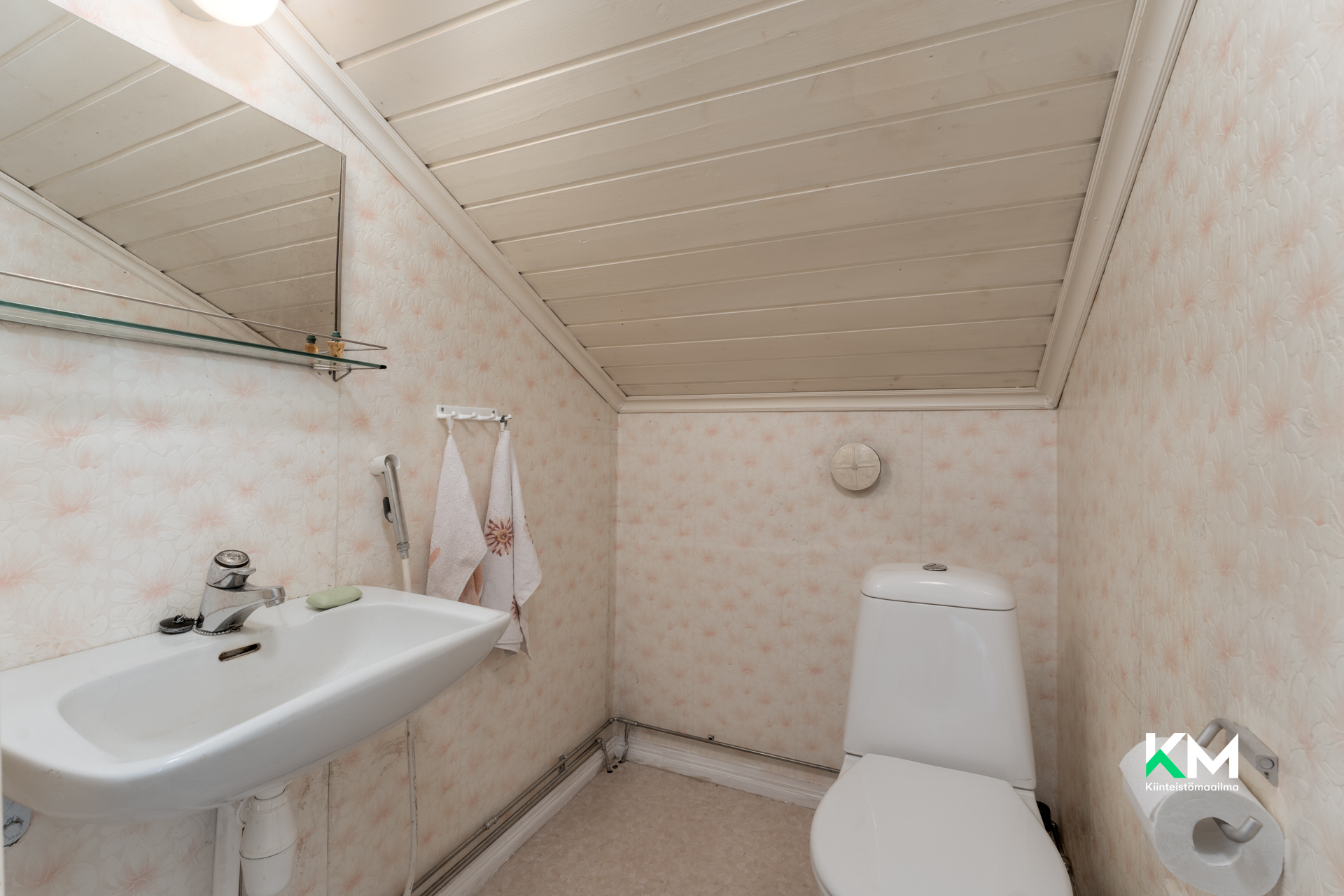 A-osa yläkerran wc