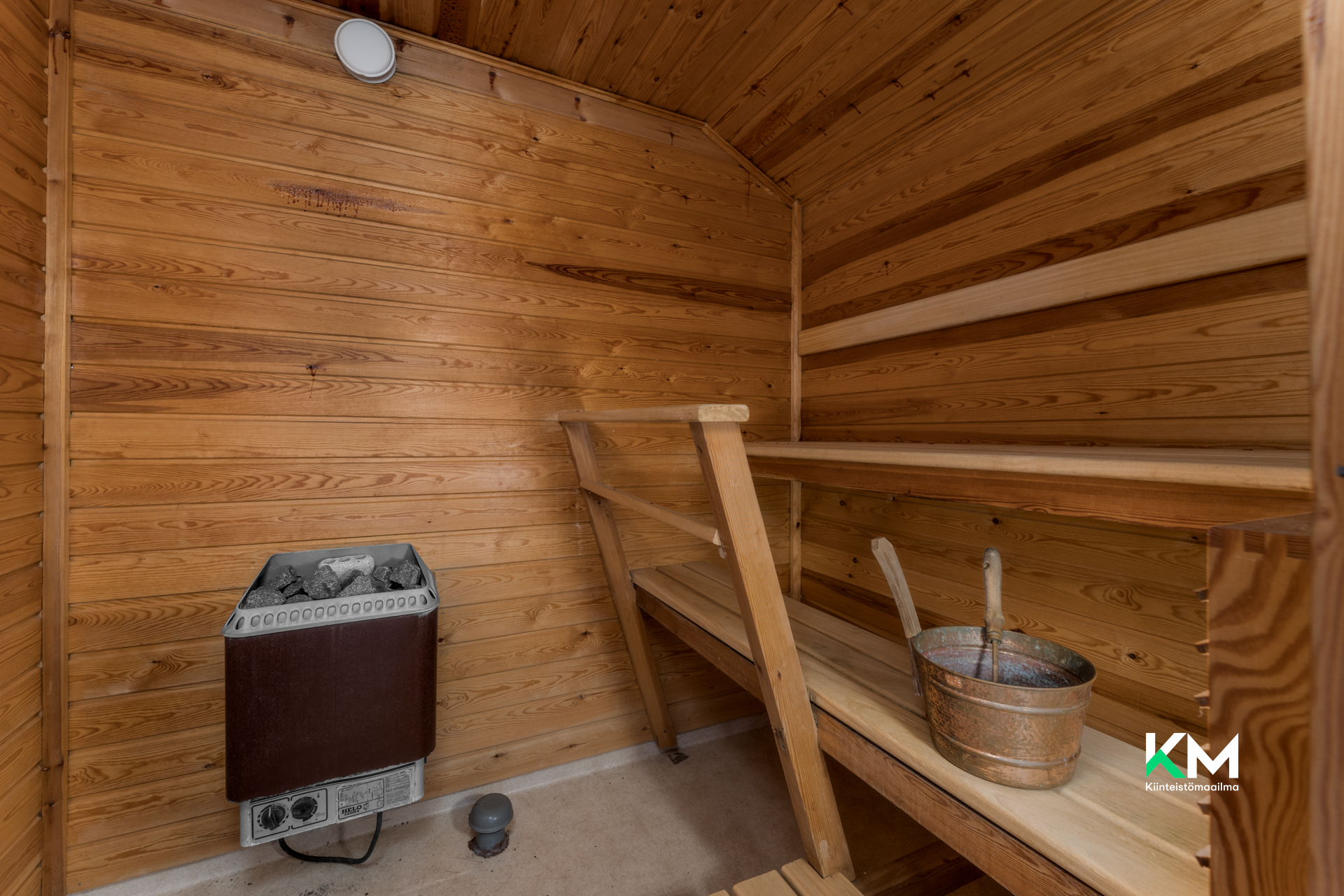 A-osa yläkerran sauna