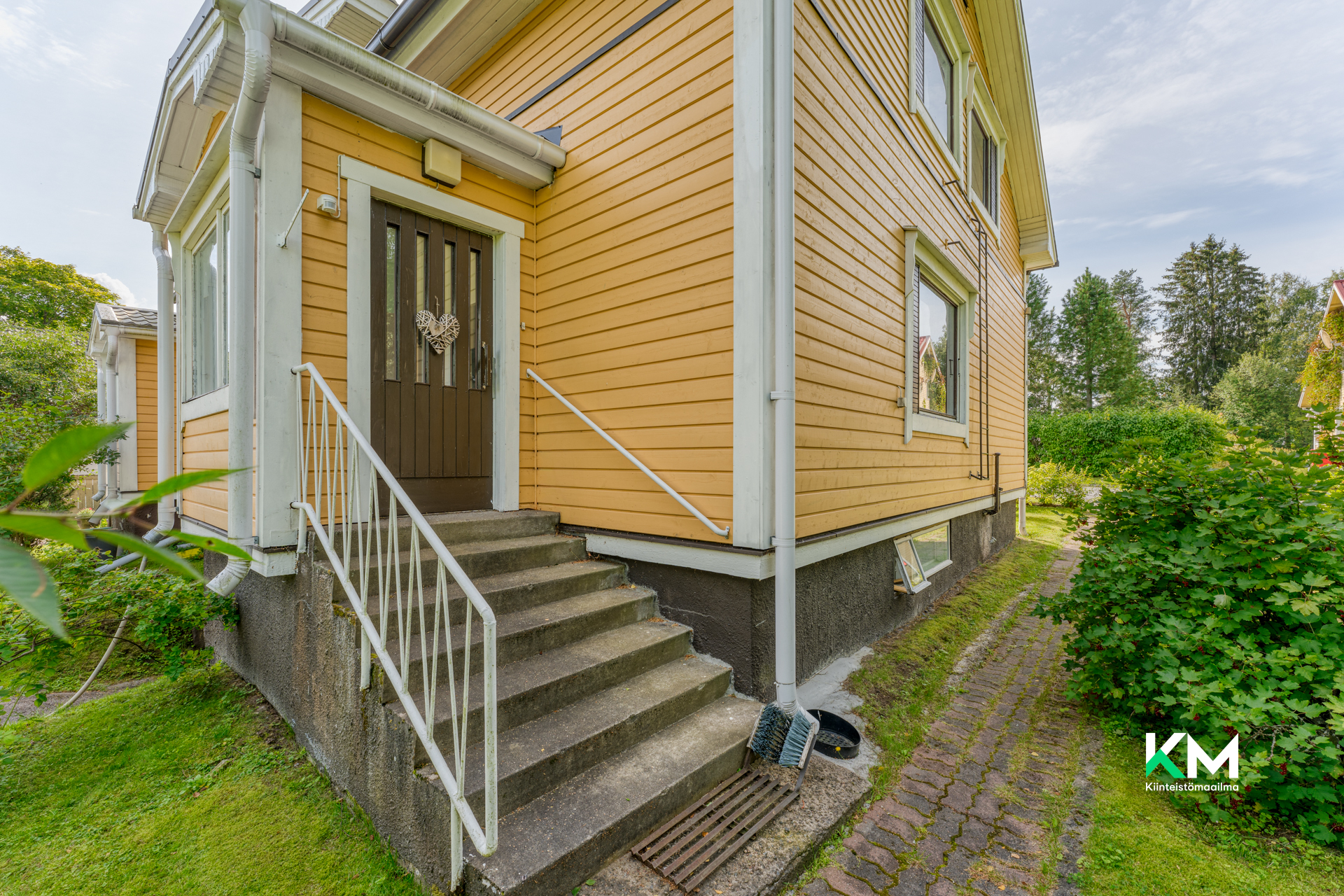 B-osa sisäänkäynti