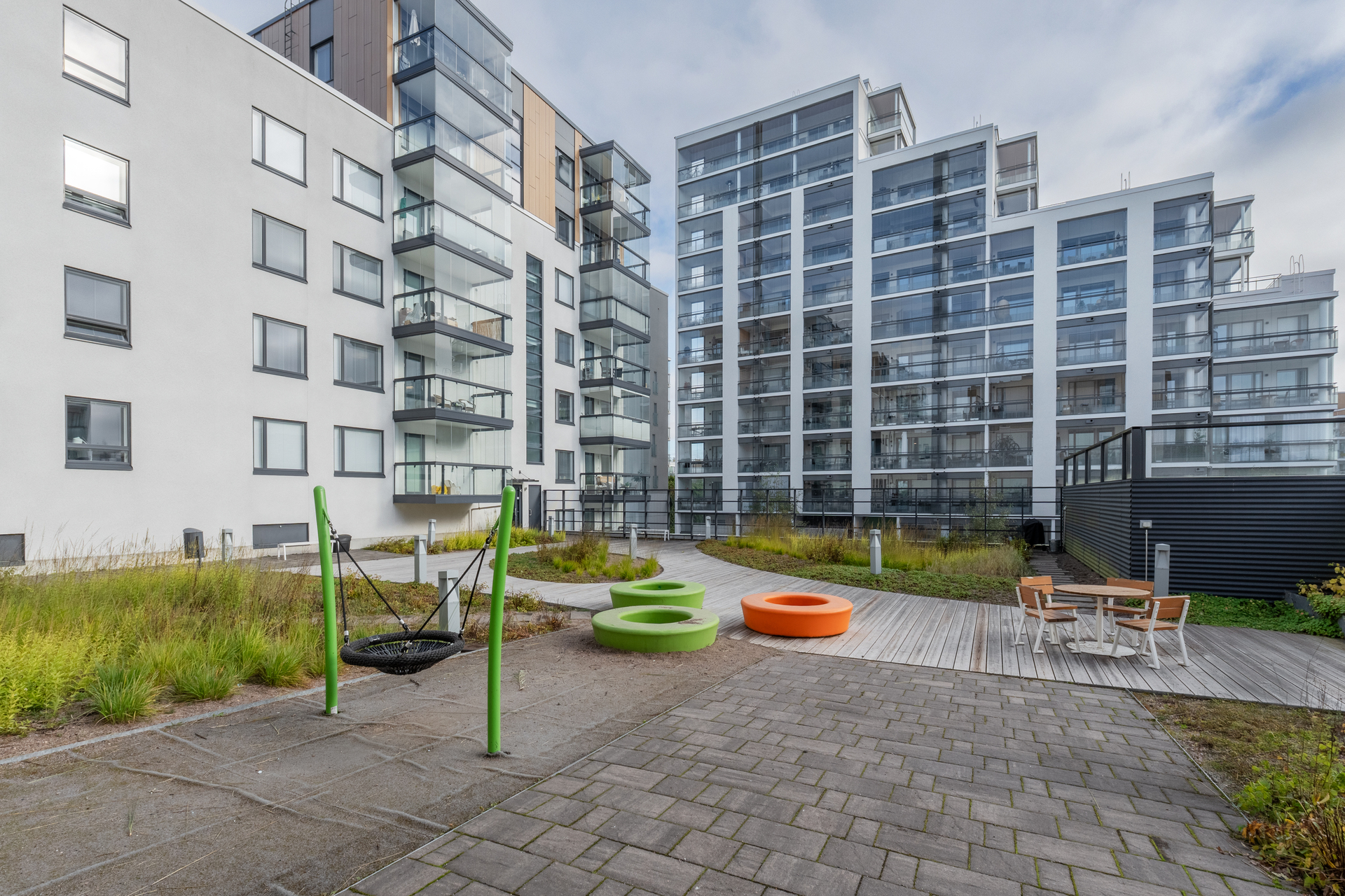 Jousenpuistonkatu 2, Tapiola, Espoo