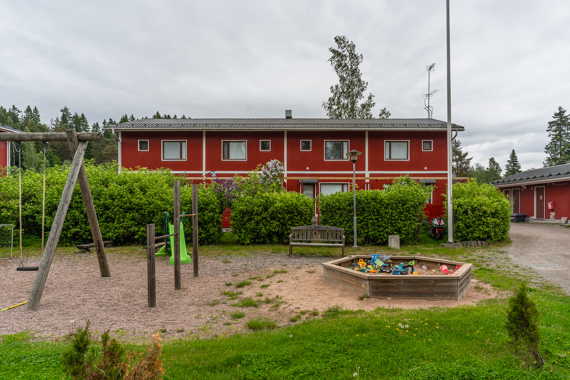 Taloyhtiön leikkipiha