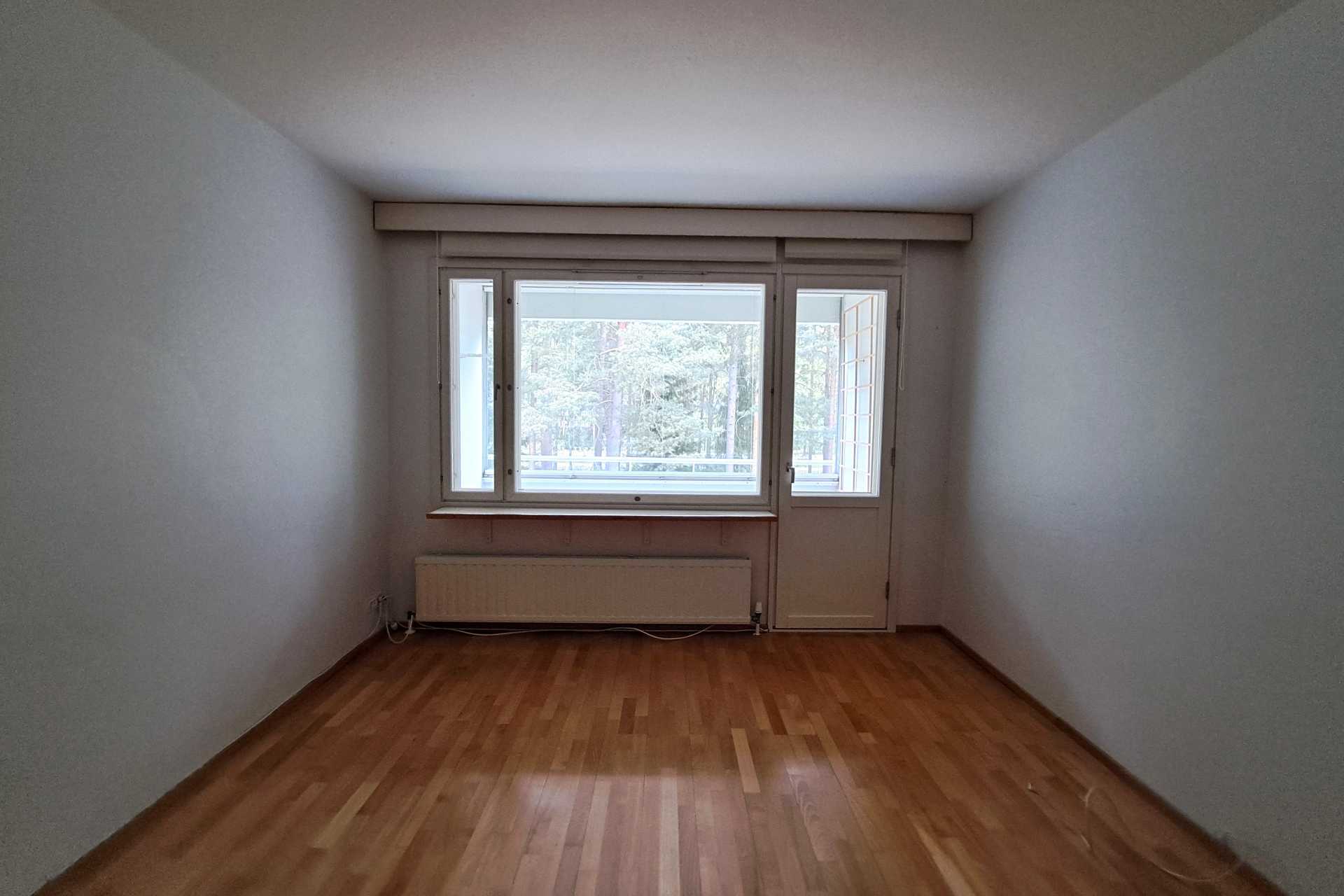 olohuone parvekkeen suuntaan