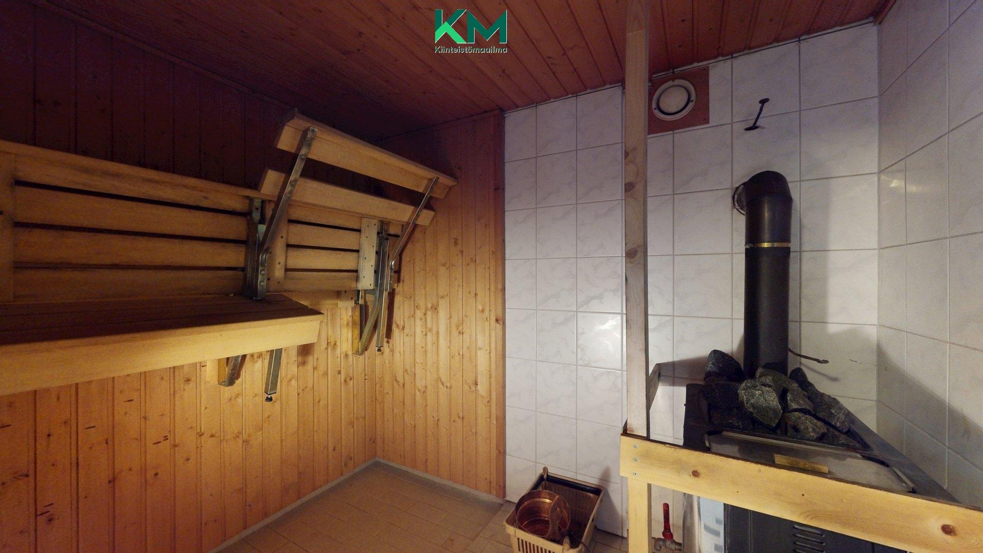 Talo 1, alakerran sauna.