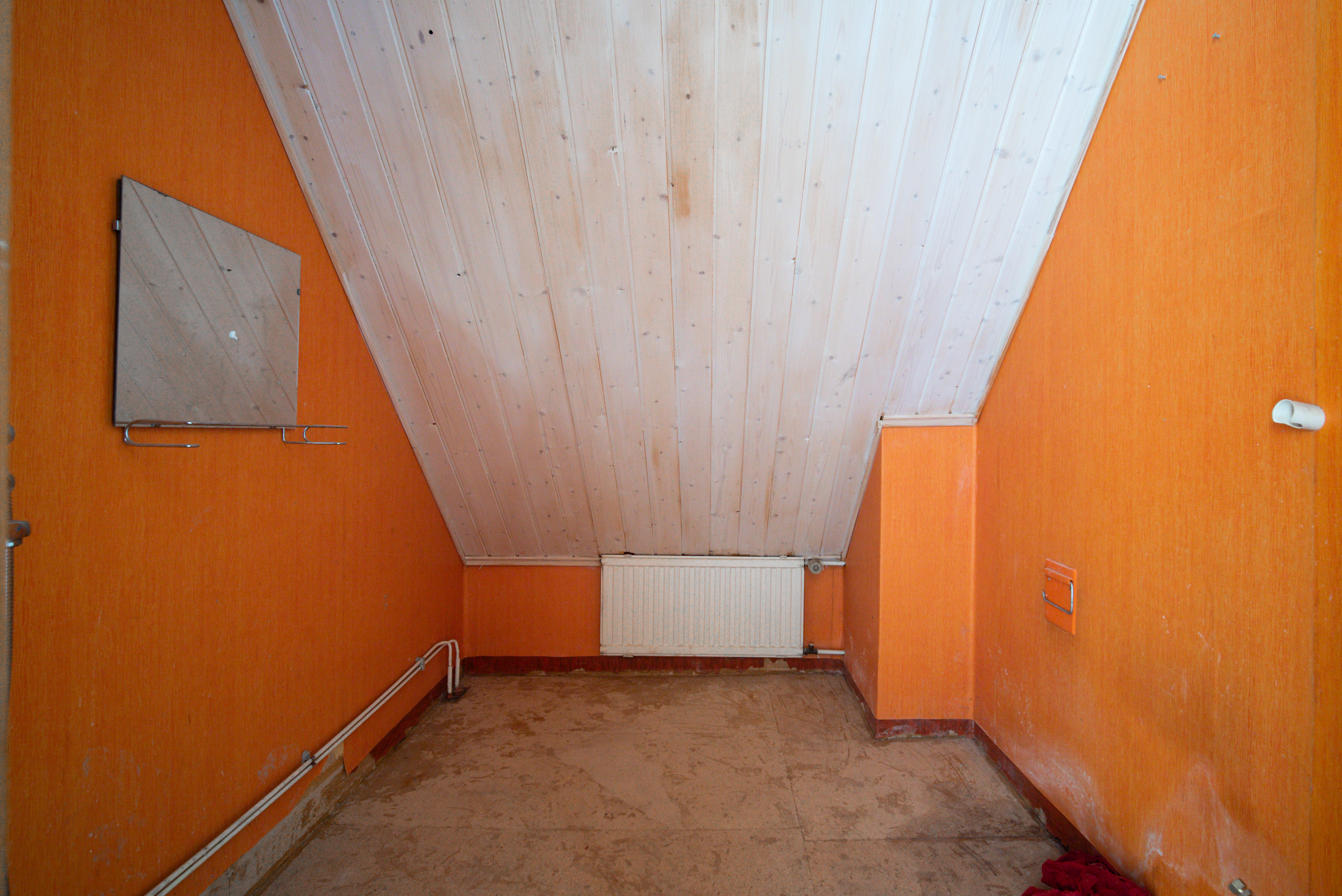 Yläkerran kylpyhuone