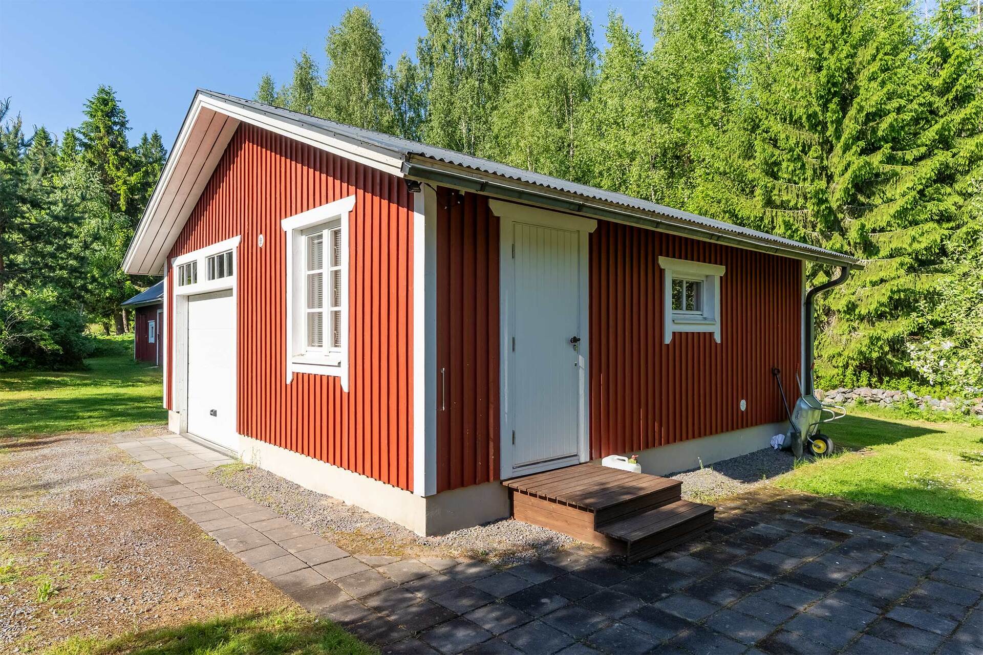 Sauna-/autotallirakennus