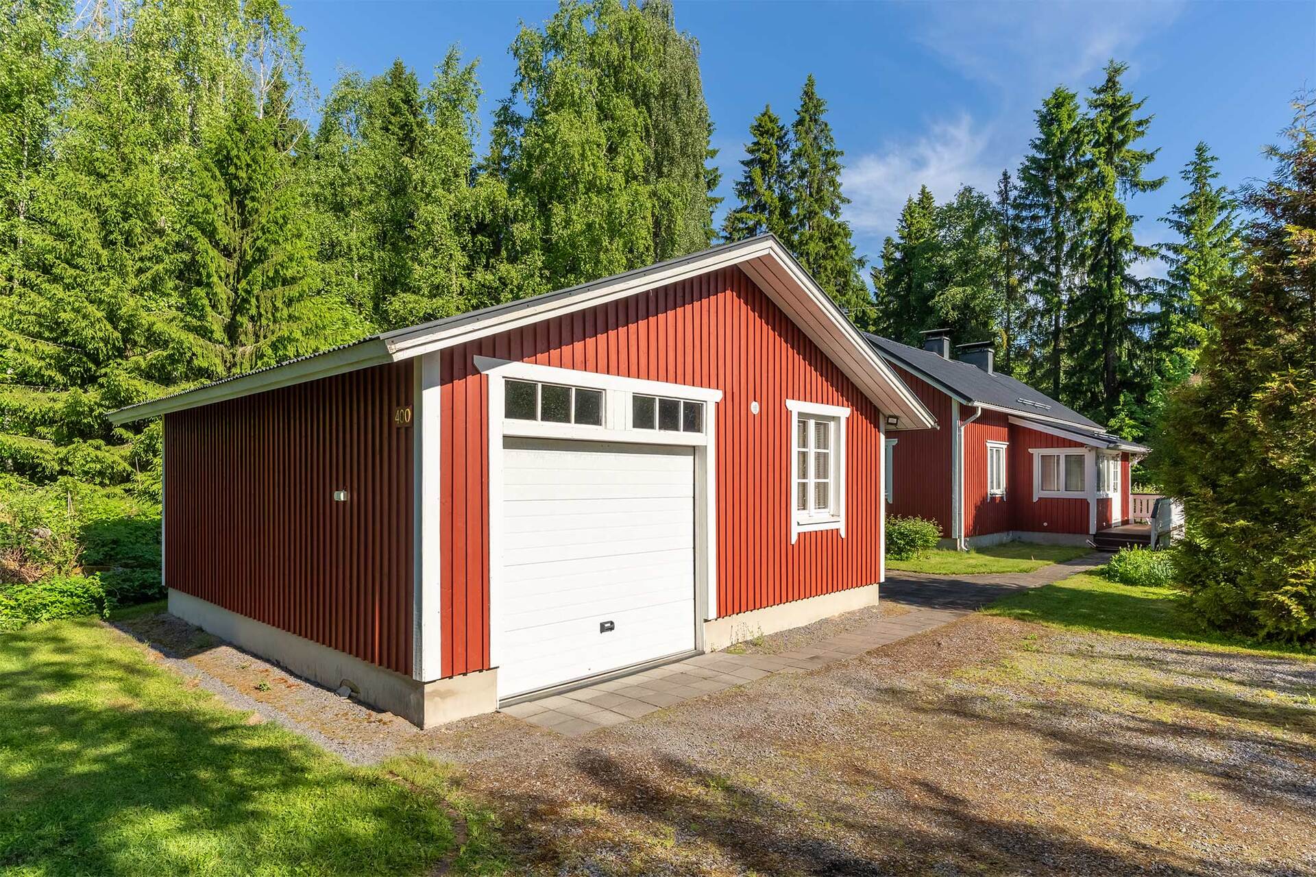 Sauna-/autotallirakennus