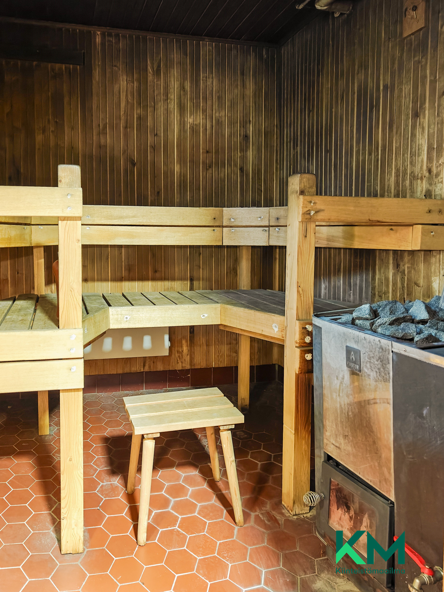 puulämmitteinen sauna
