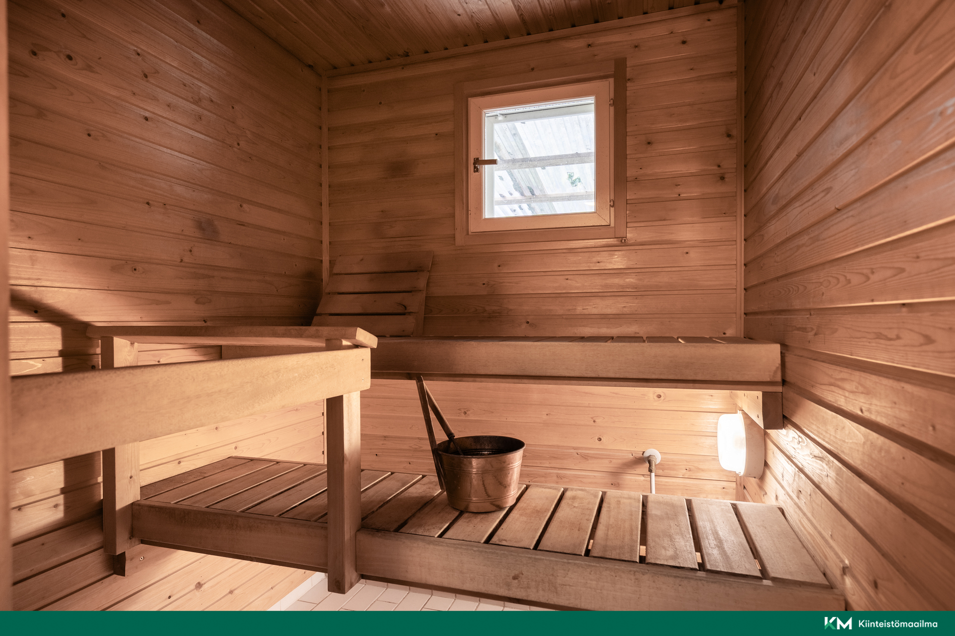 Sauna sähkökiukaalla
