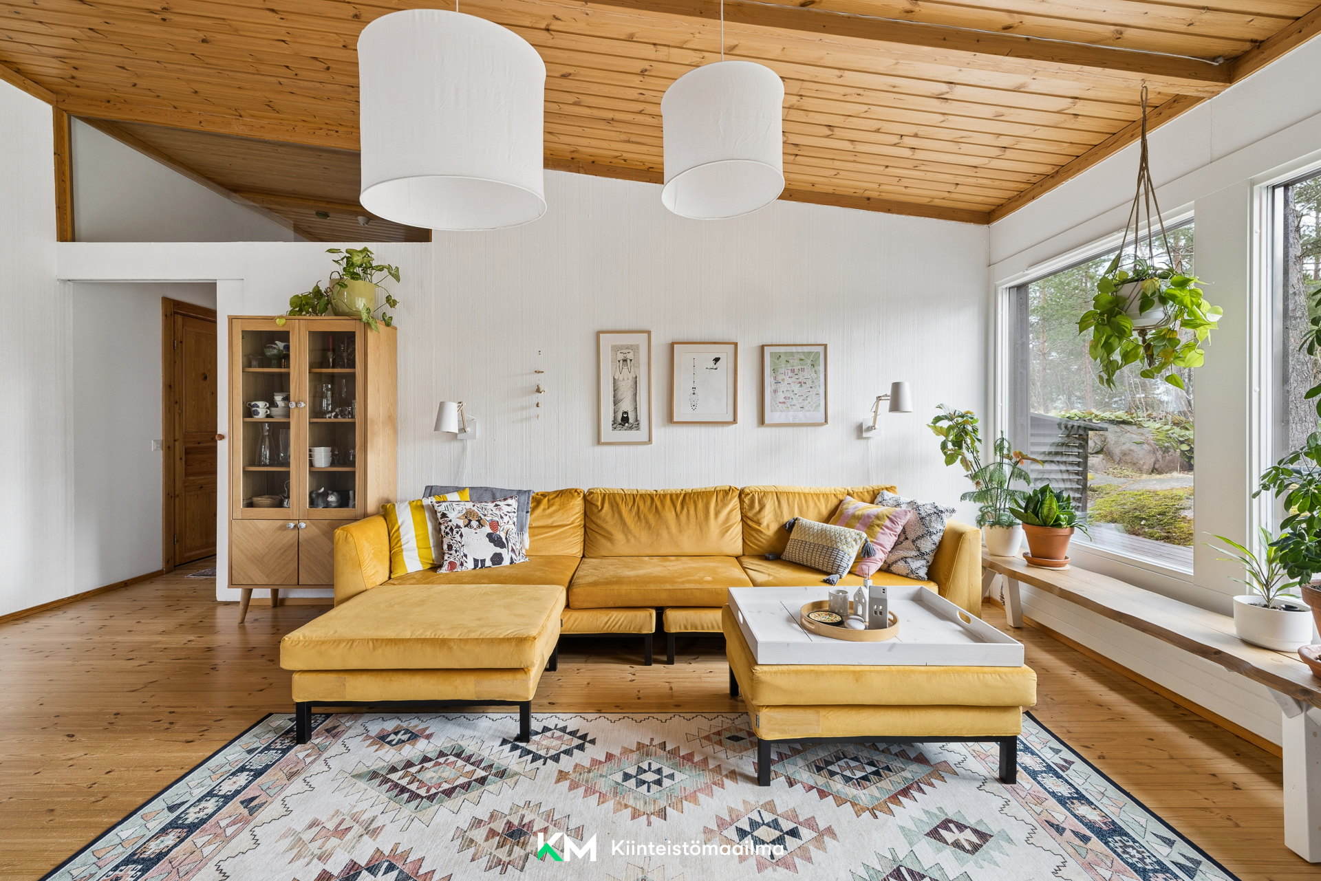 Aamuyöntie 12, Espoo