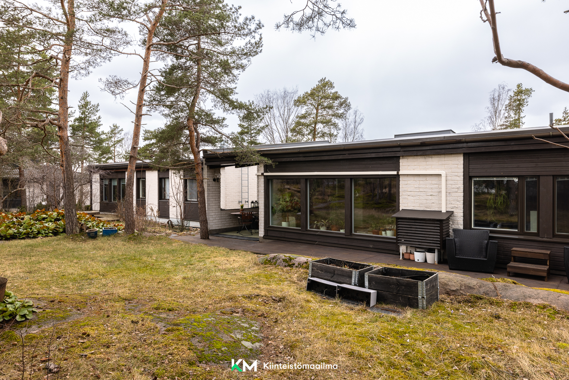 Aamuyöntie 12, Espoo