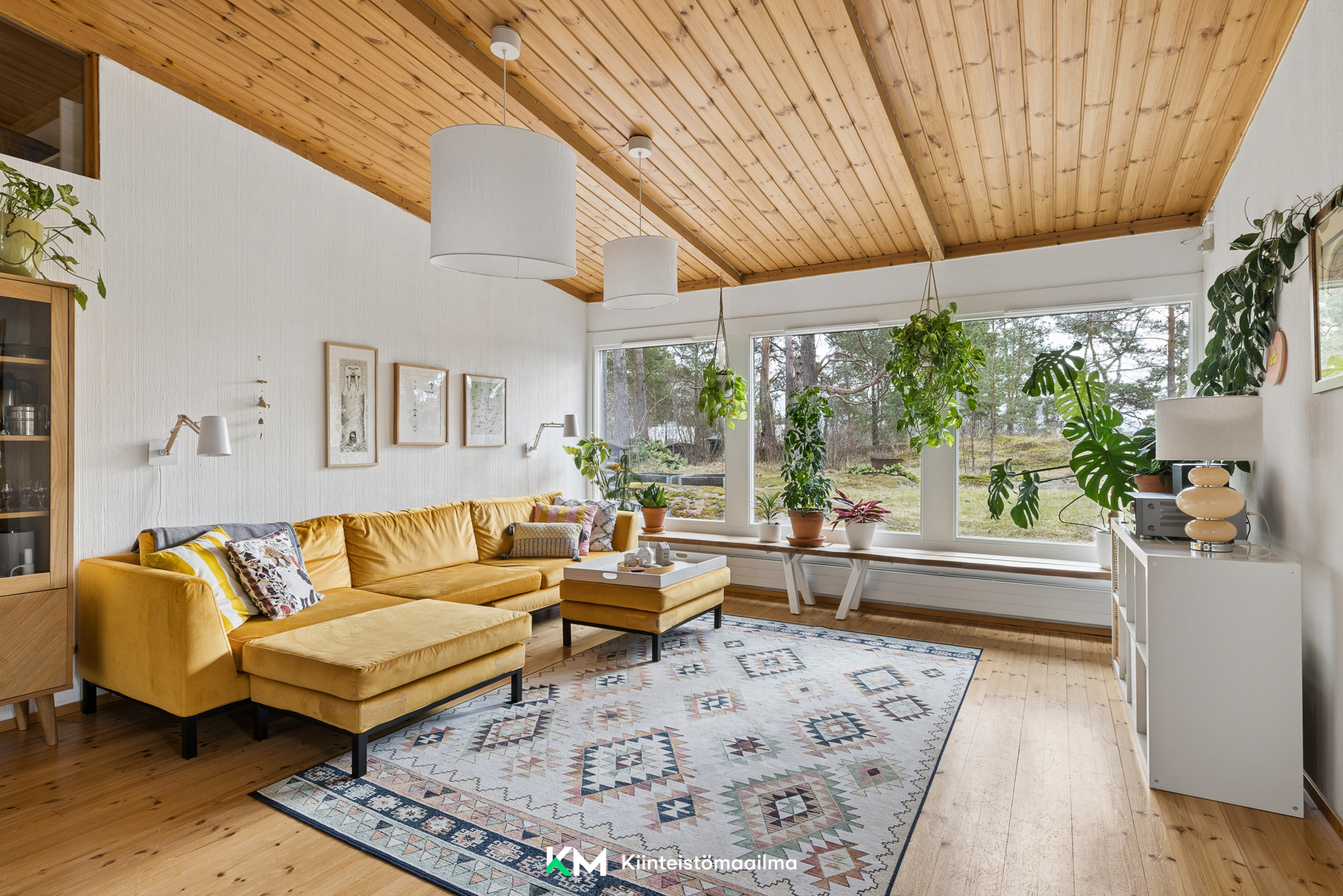 Aamuyöntie 12, Espoo