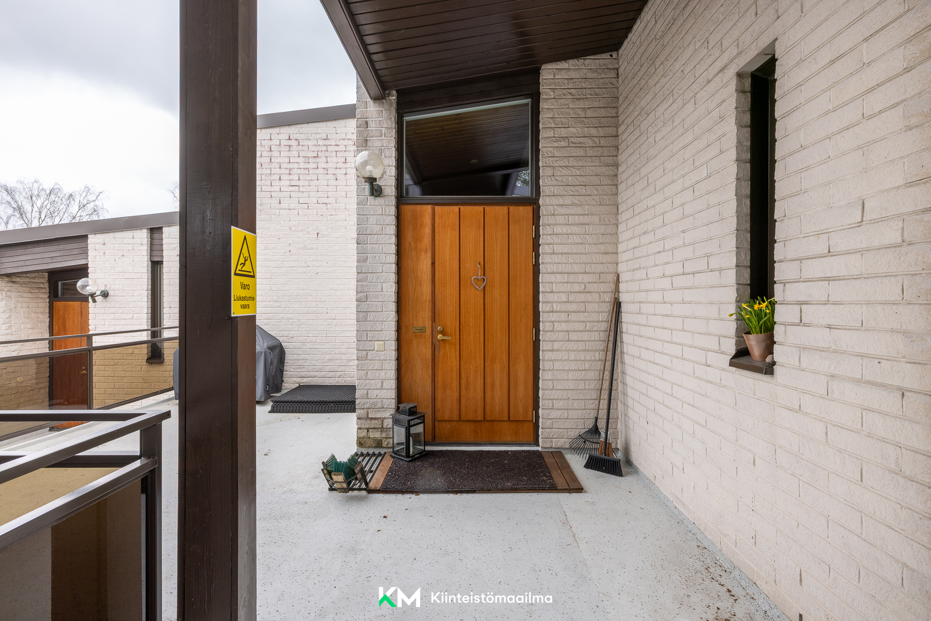 Aamuyöntie 12, Espoo