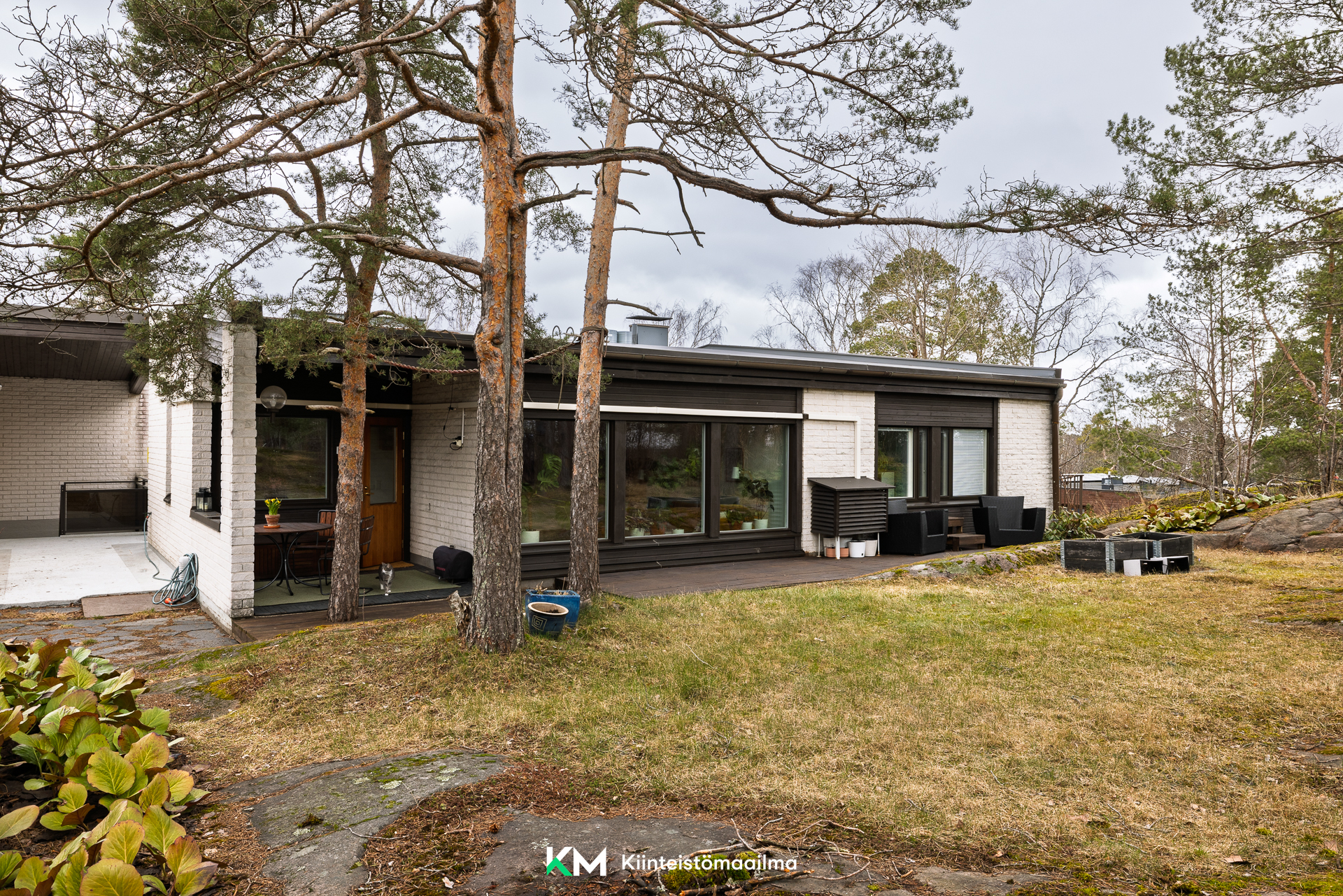 Aamuyöntie 12, Espoo