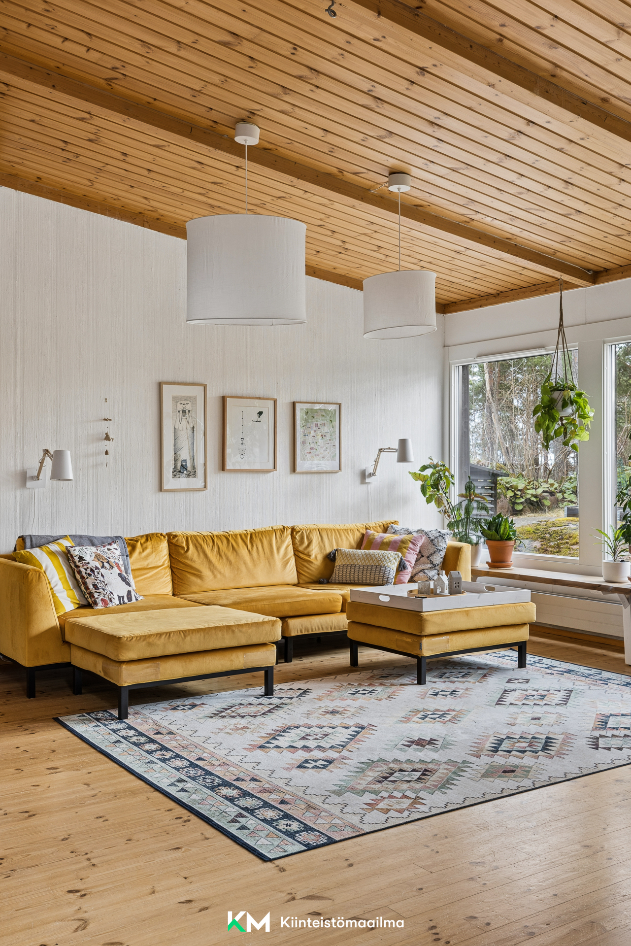 Aamuyöntie 12, Espoo