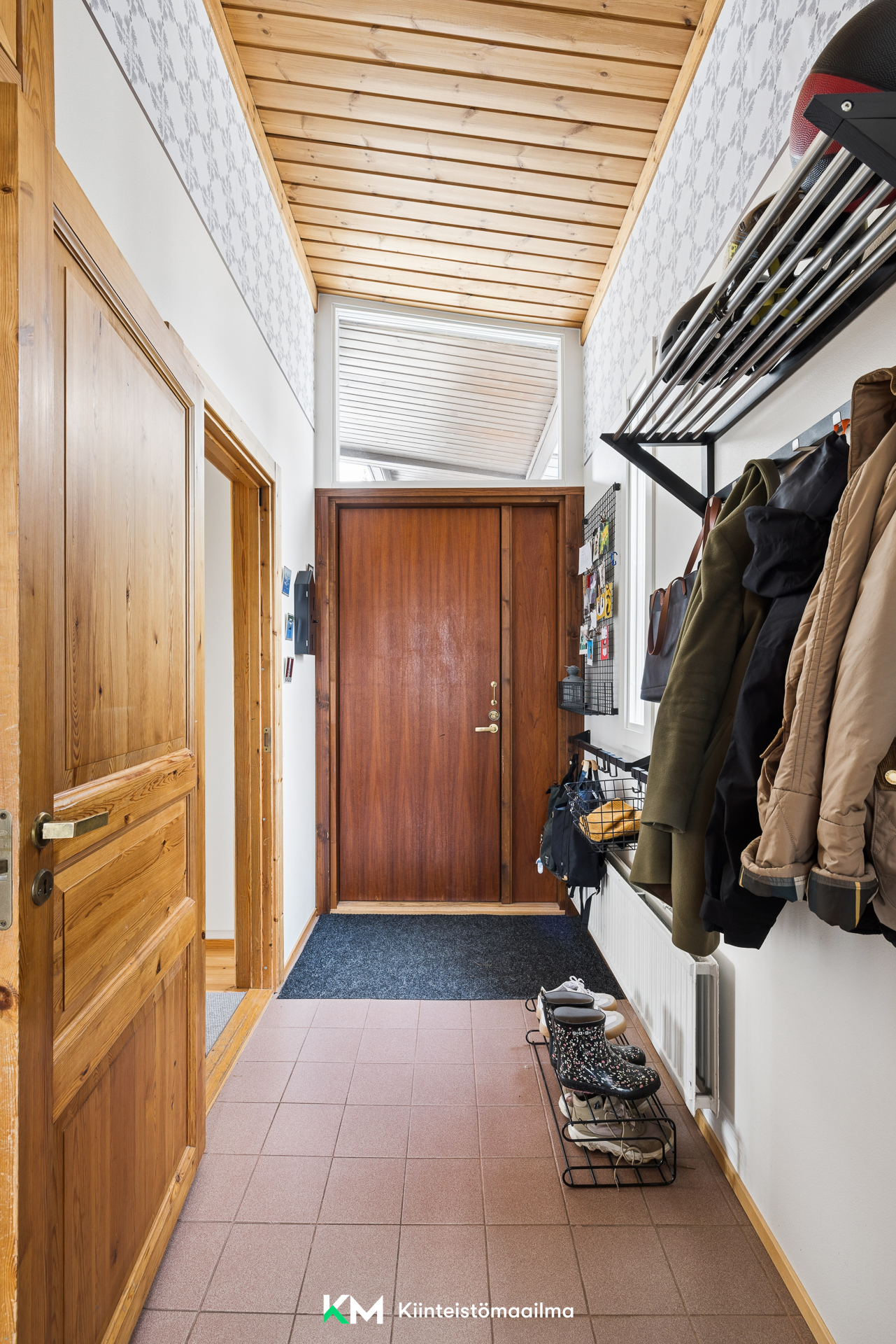 Aamuyöntie 12, Espoo