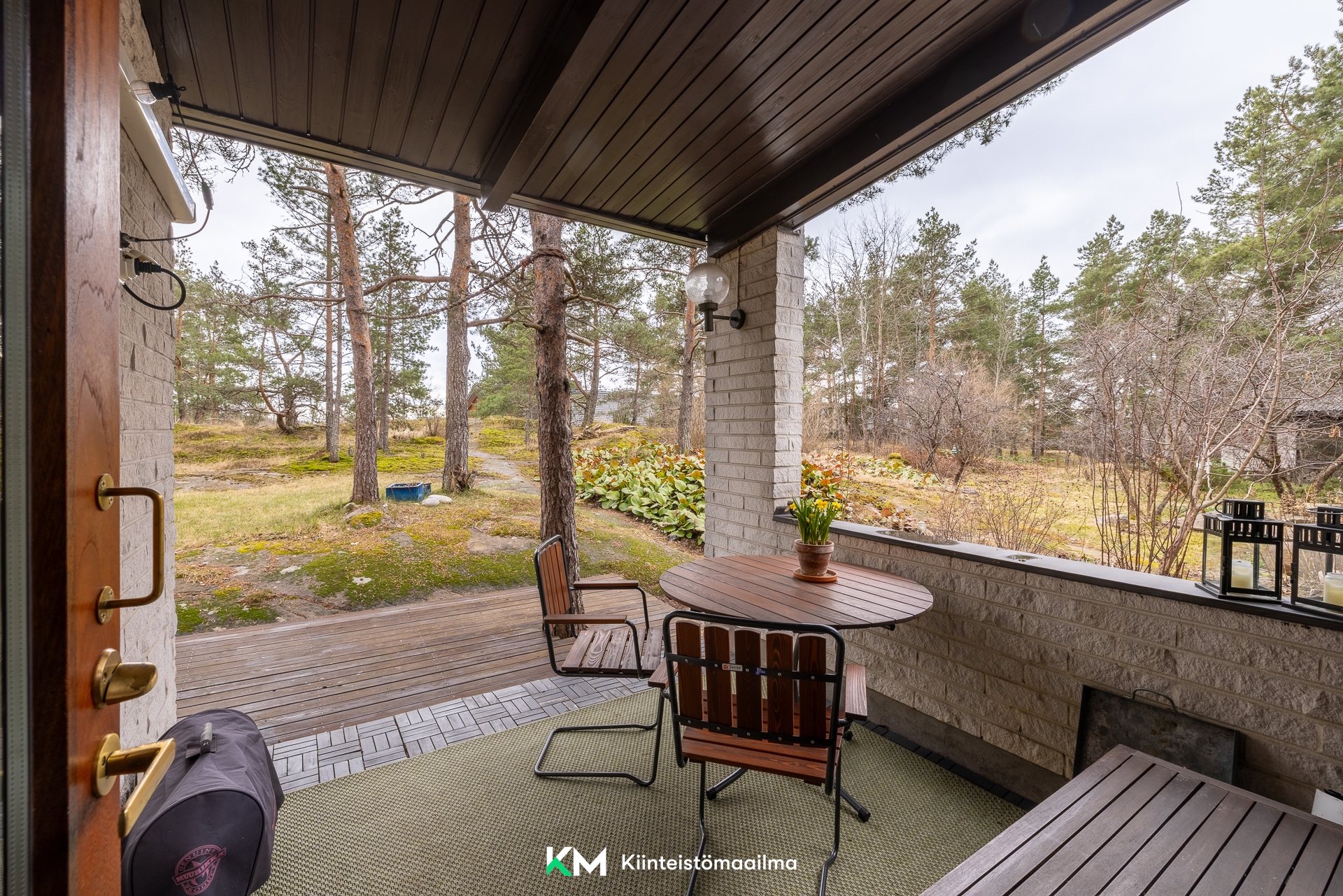 Aamuyöntie 12, Espoo