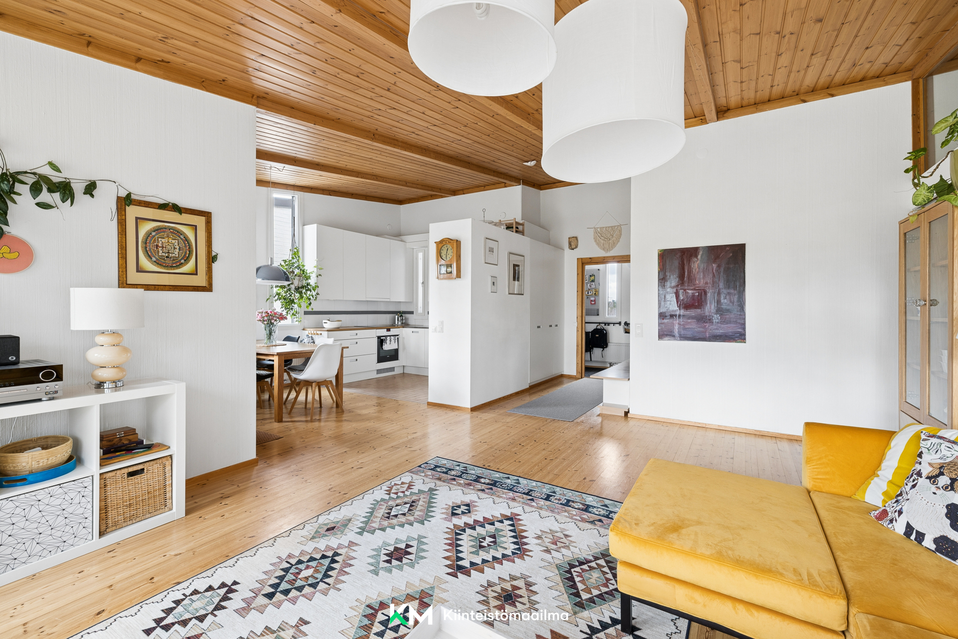 Aamuyöntie 12, Espoo